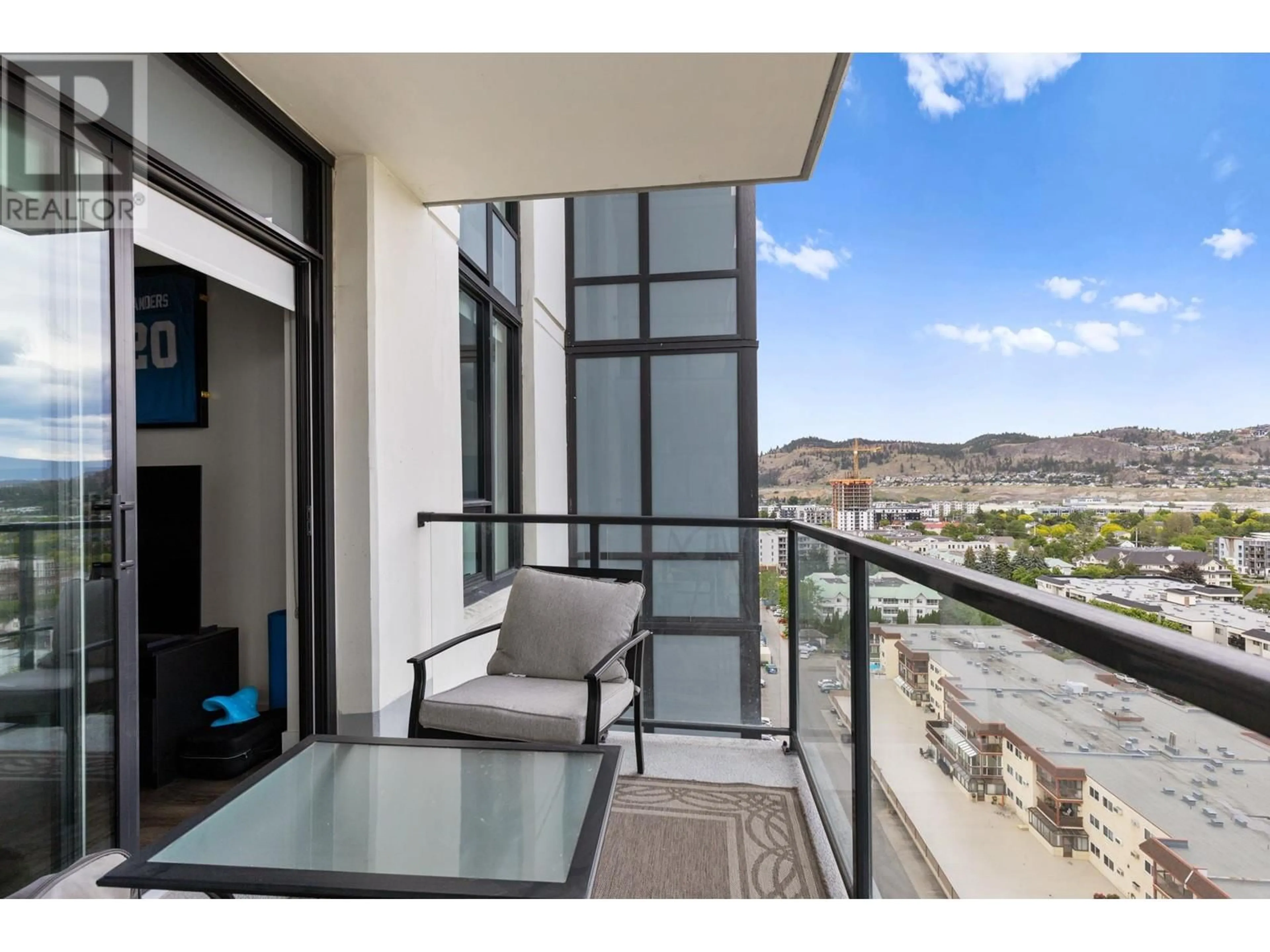 Balcony in the apartment, water/lake/river/ocean view for 1411 - 1471 ST PAUL STREET, Kelowna British Columbia V1Y2E4