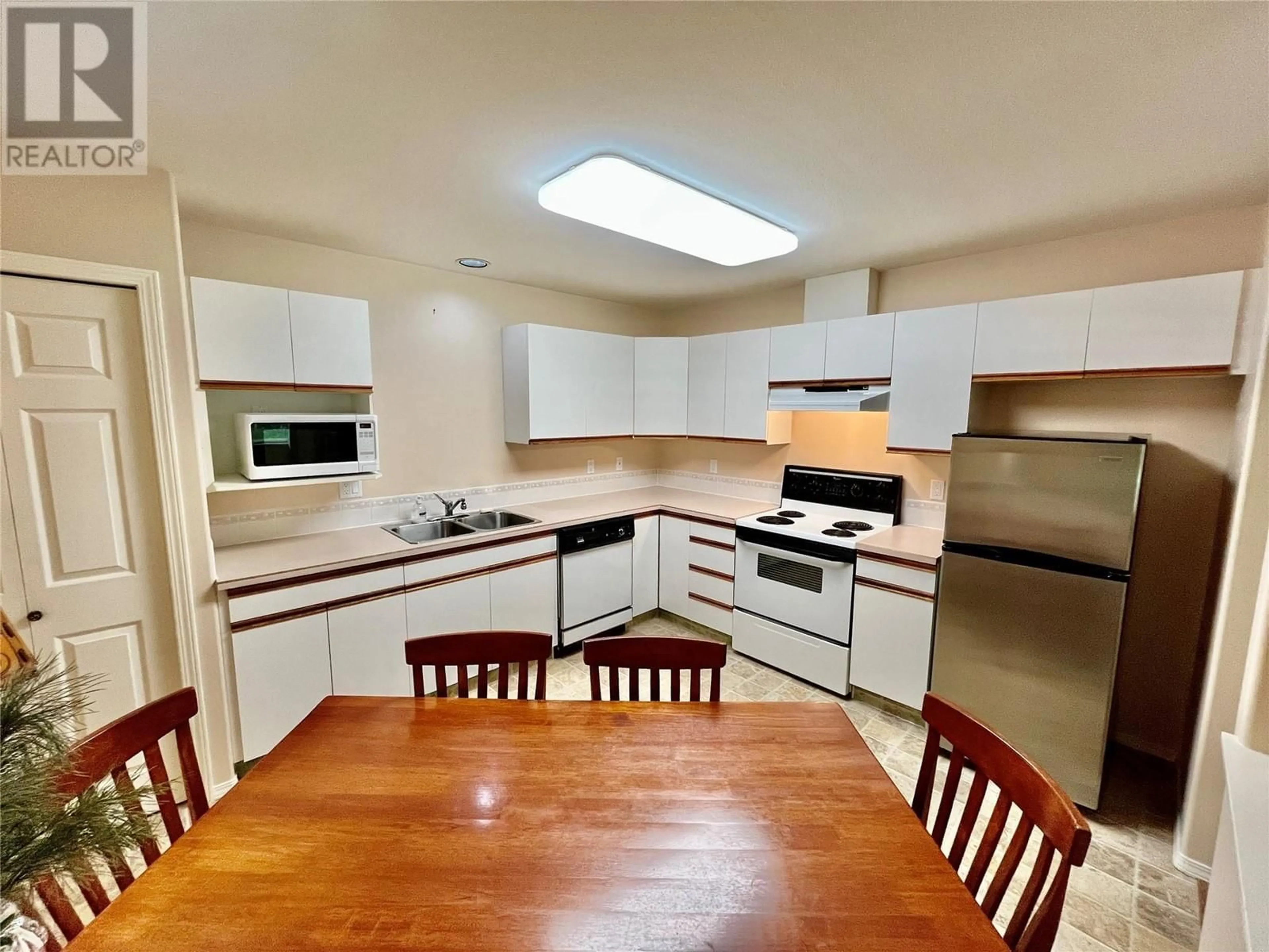 Standard kitchen, unknown for 21 - 221 TEMPLE STREET, Sicamous British Columbia V0E2V1