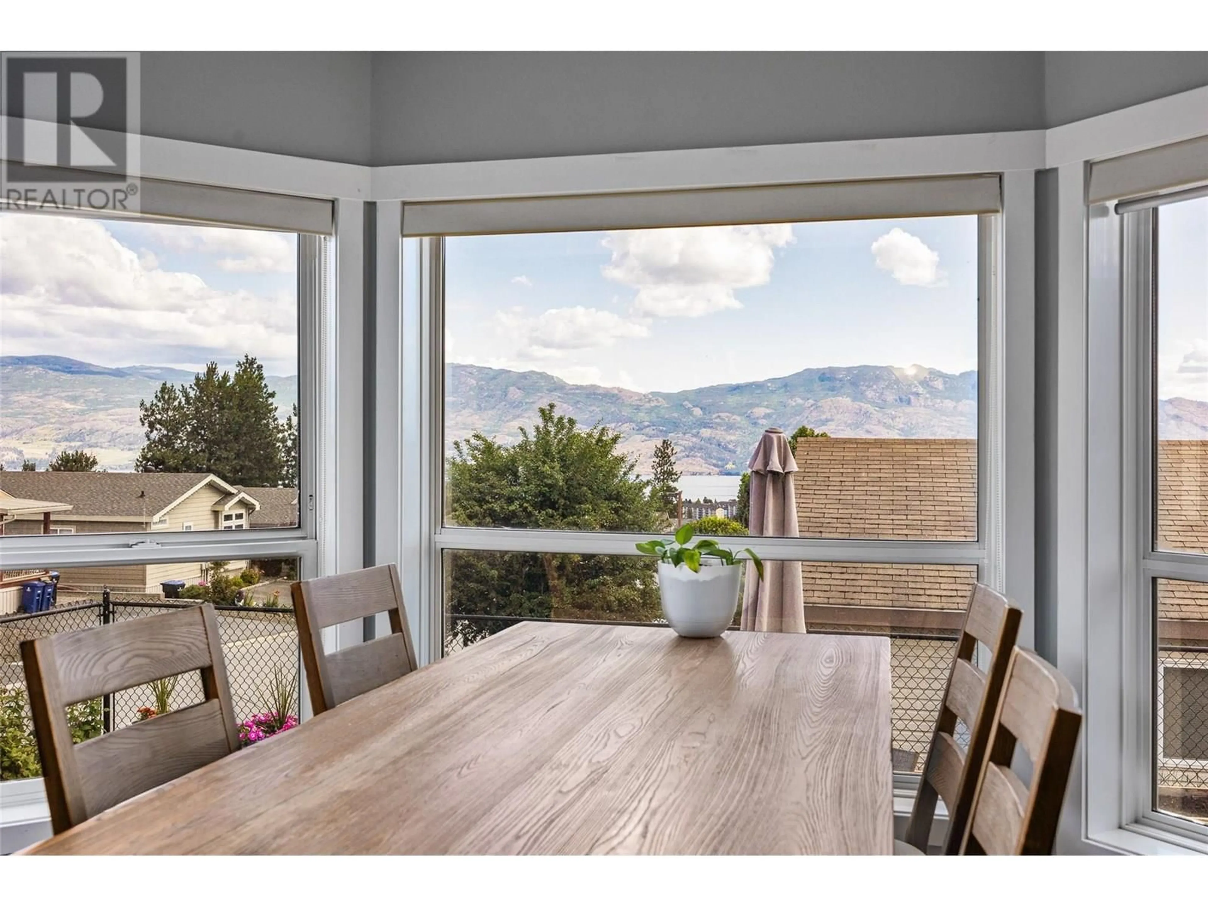 Dining room, wood/laminate floor for 1306 - 2440 OLD OKANAGAN HIGHWAY, West Kelowna British Columbia V4T3A2