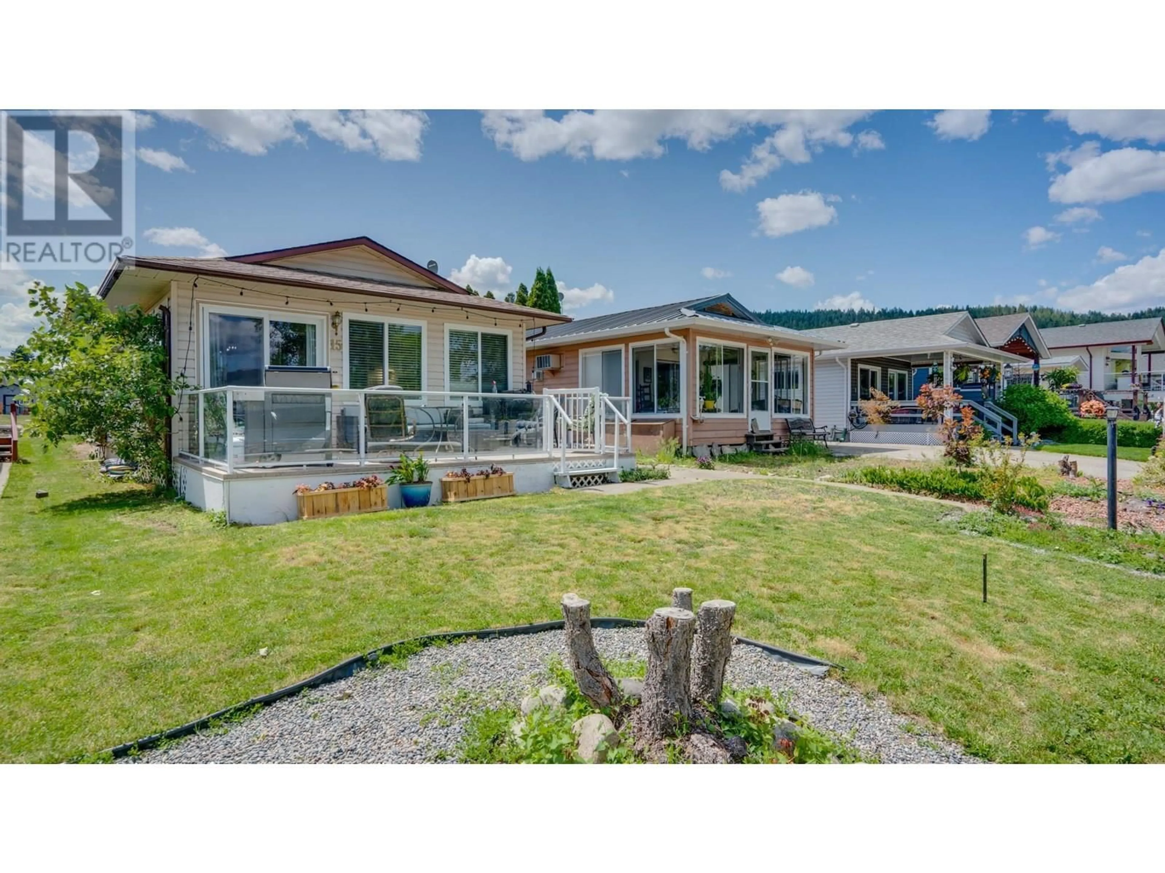 A pic from outside/outdoor area/front of a property/back of a property/a pic from drone, unknown for 15 LAKESHORE DRIVE, Vernon British Columbia V1H2A1