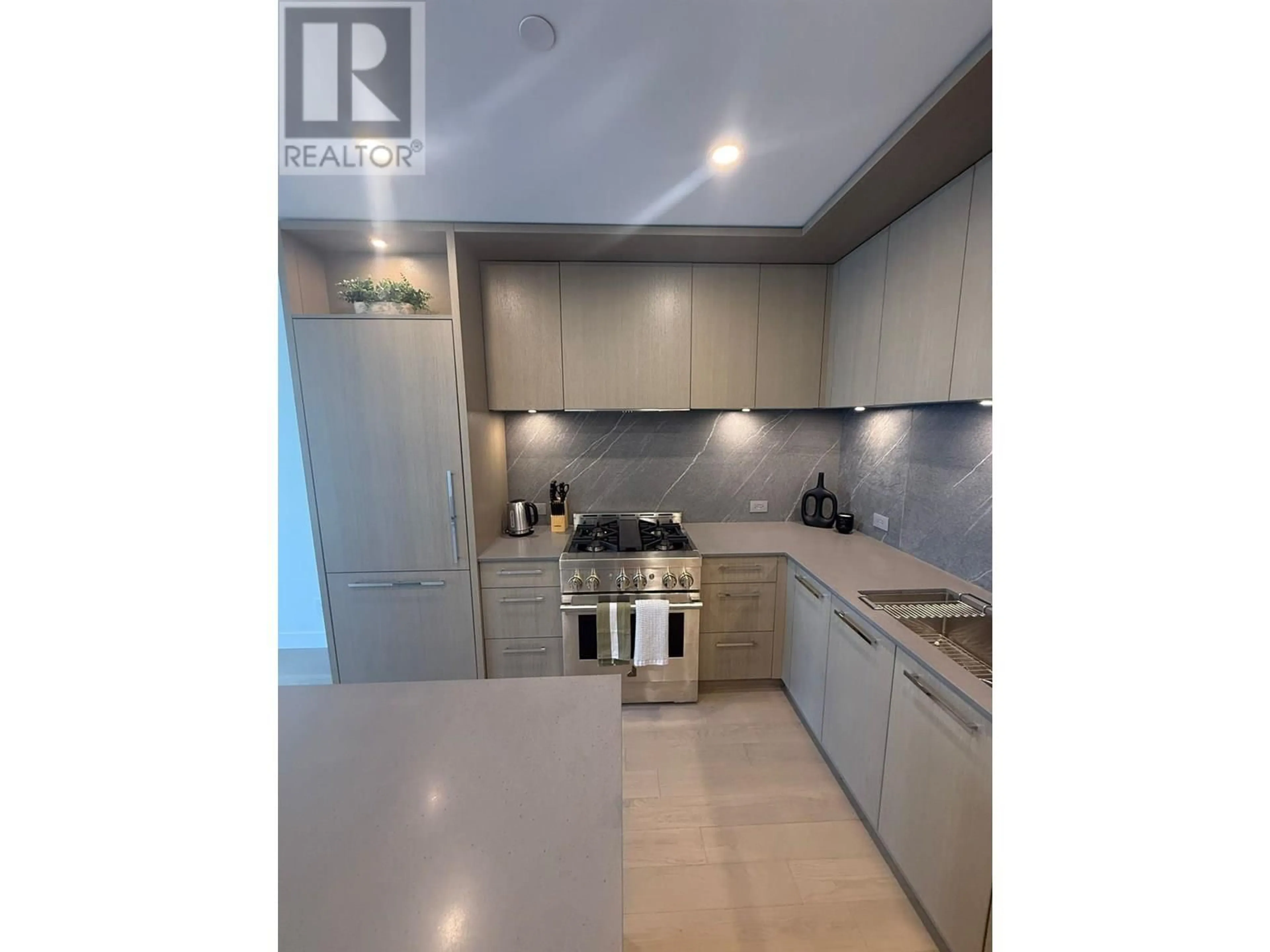 Unknown for 405 - 3409 LAKESHORE ROAD, Kelowna British Columbia V1W0G6
