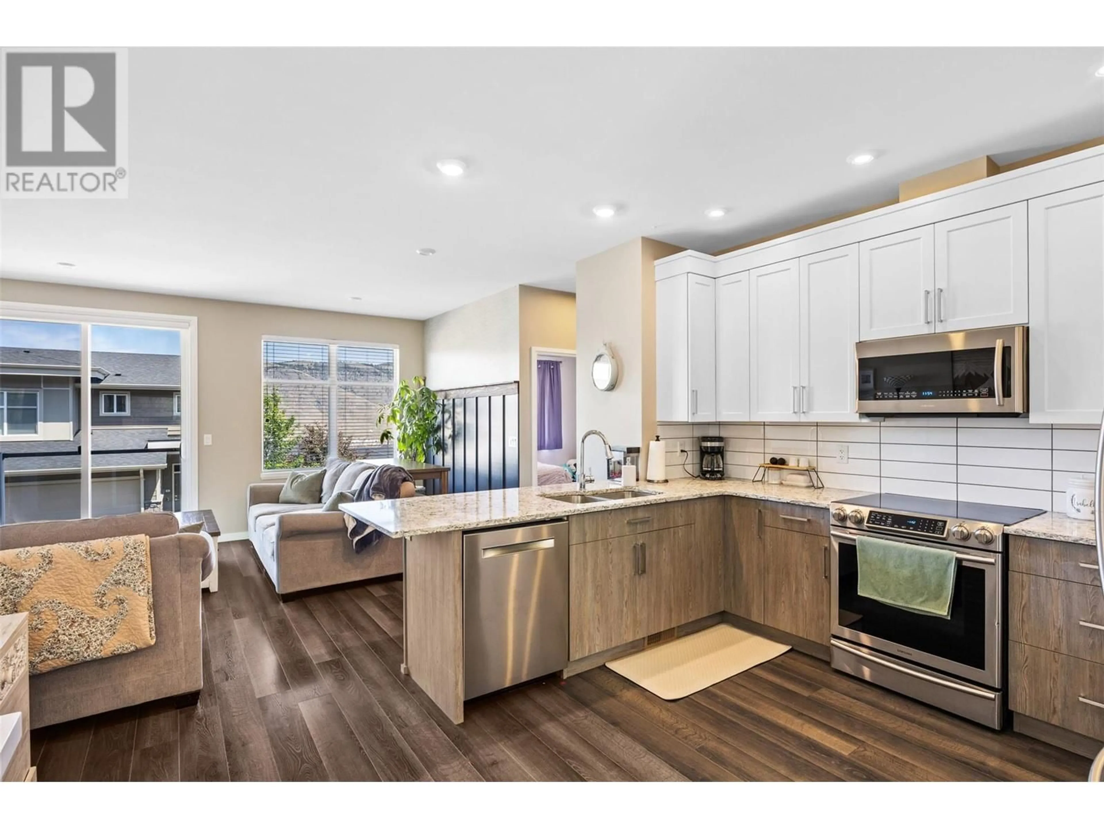 Open concept kitchen, unknown for 110 - 1993 QU'APPELLE BOULEVARD, Kamloops British Columbia V2E0C2