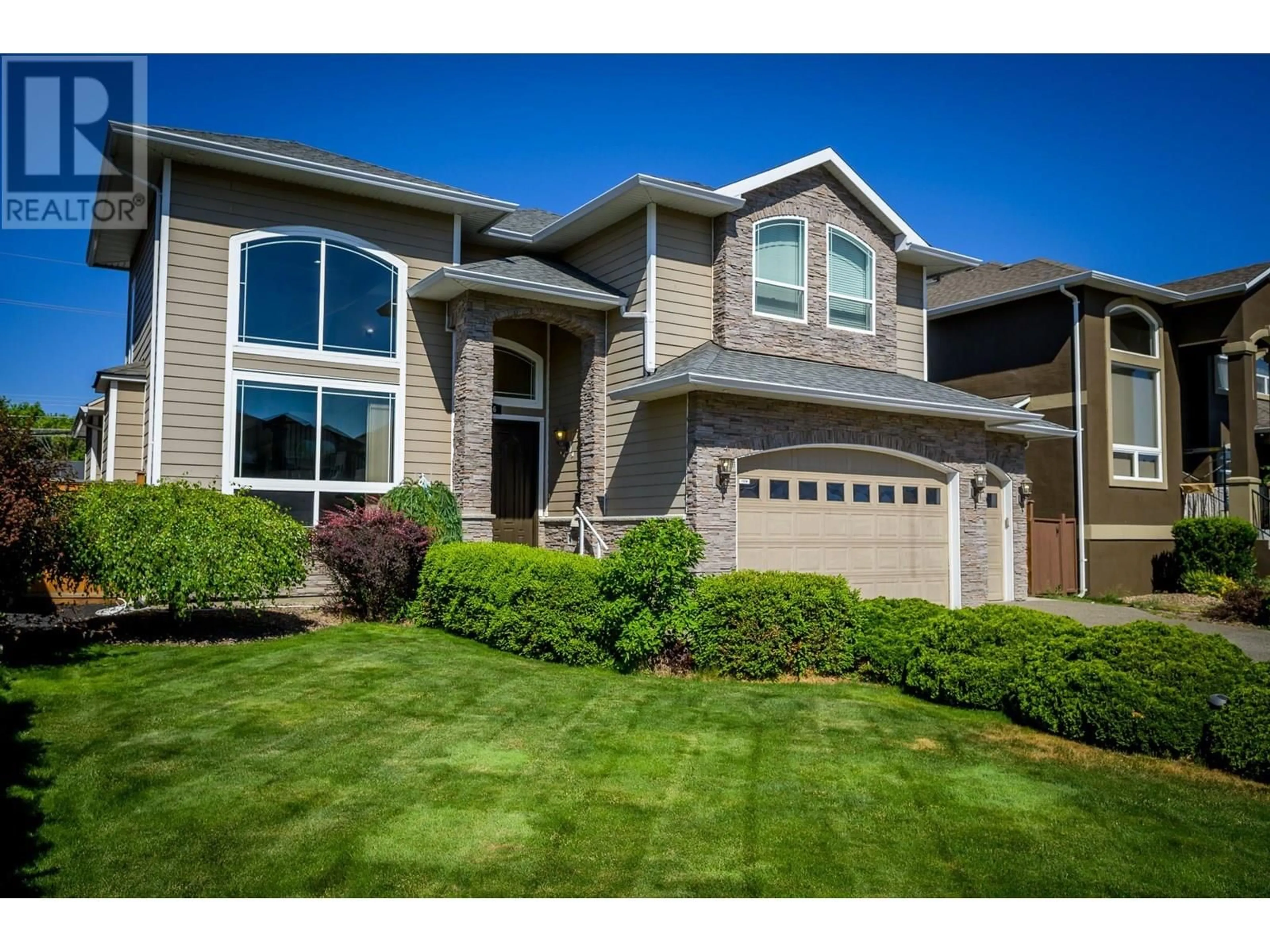 Home with vinyl exterior material, street for 866 ARLINGTON COURT, Kamloops British Columbia V2B8T4