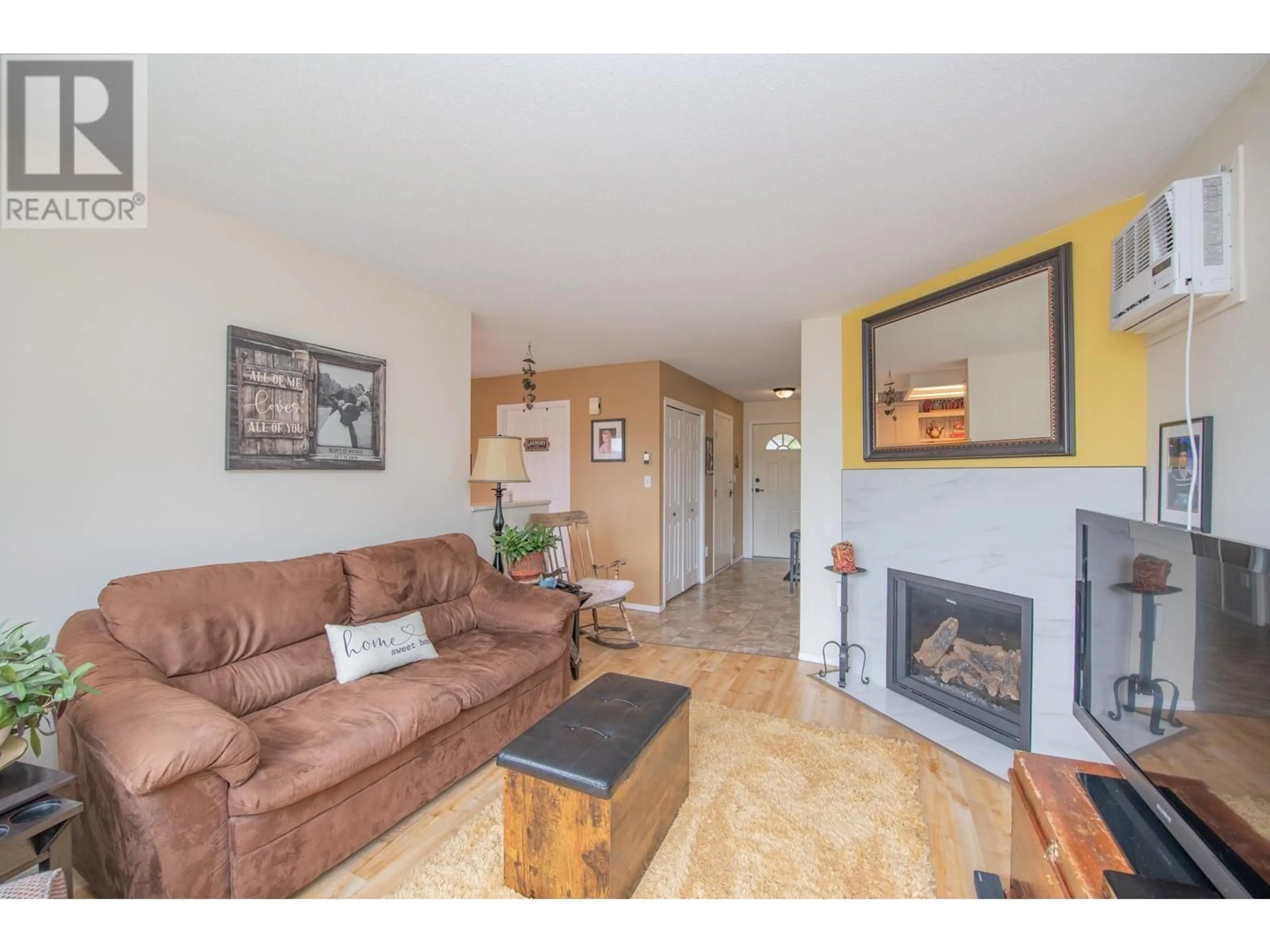 Living room with furniture, unknown for 11 - 4404 PLEASANT VALLEY ROAD, Vernon British Columbia V1T4M3