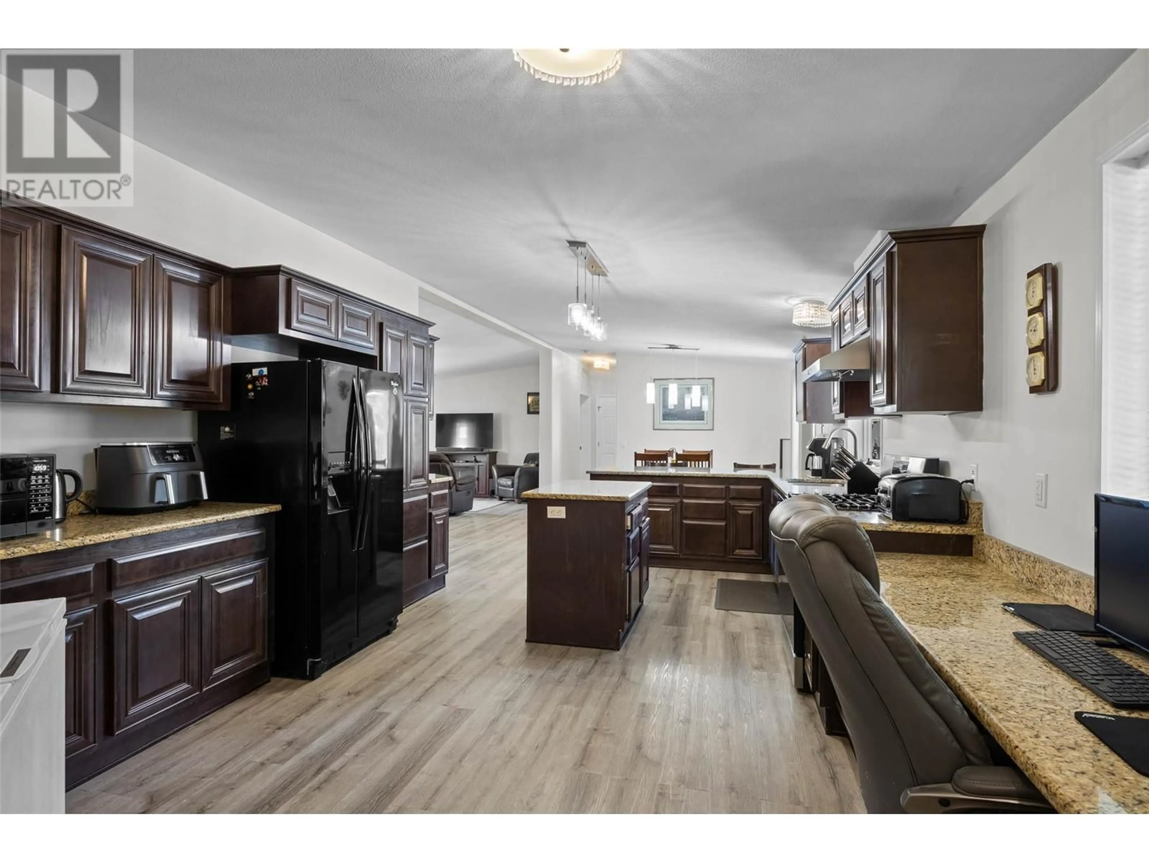 Open concept kitchen, unknown for 1 - 712 SHUSWAP  E ROAD, Kamloops British Columbia V2H0C8