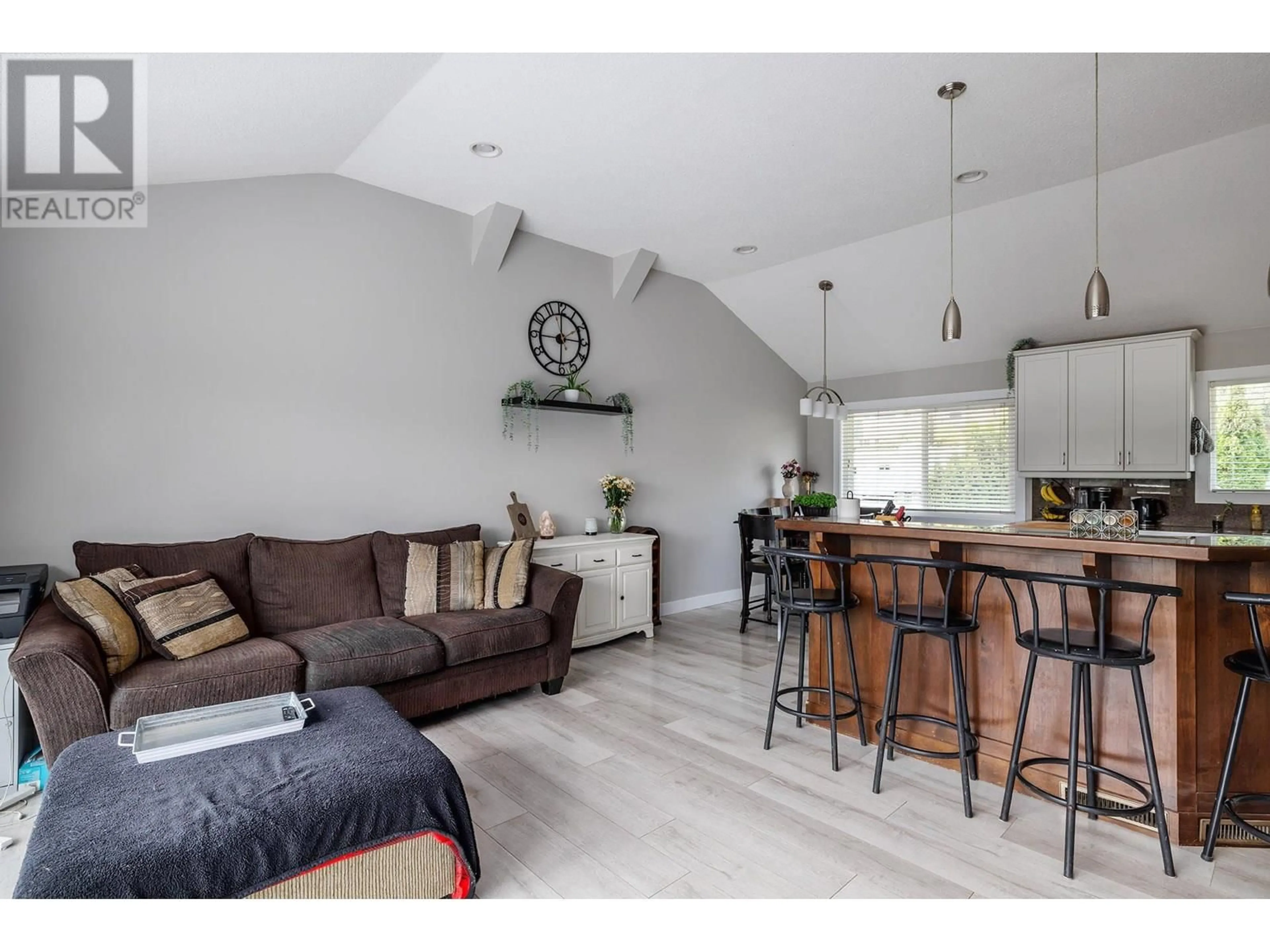 Open concept kitchen, unknown for 333 MOUBRAY ROAD, Kelowna British Columbia V1V1R5