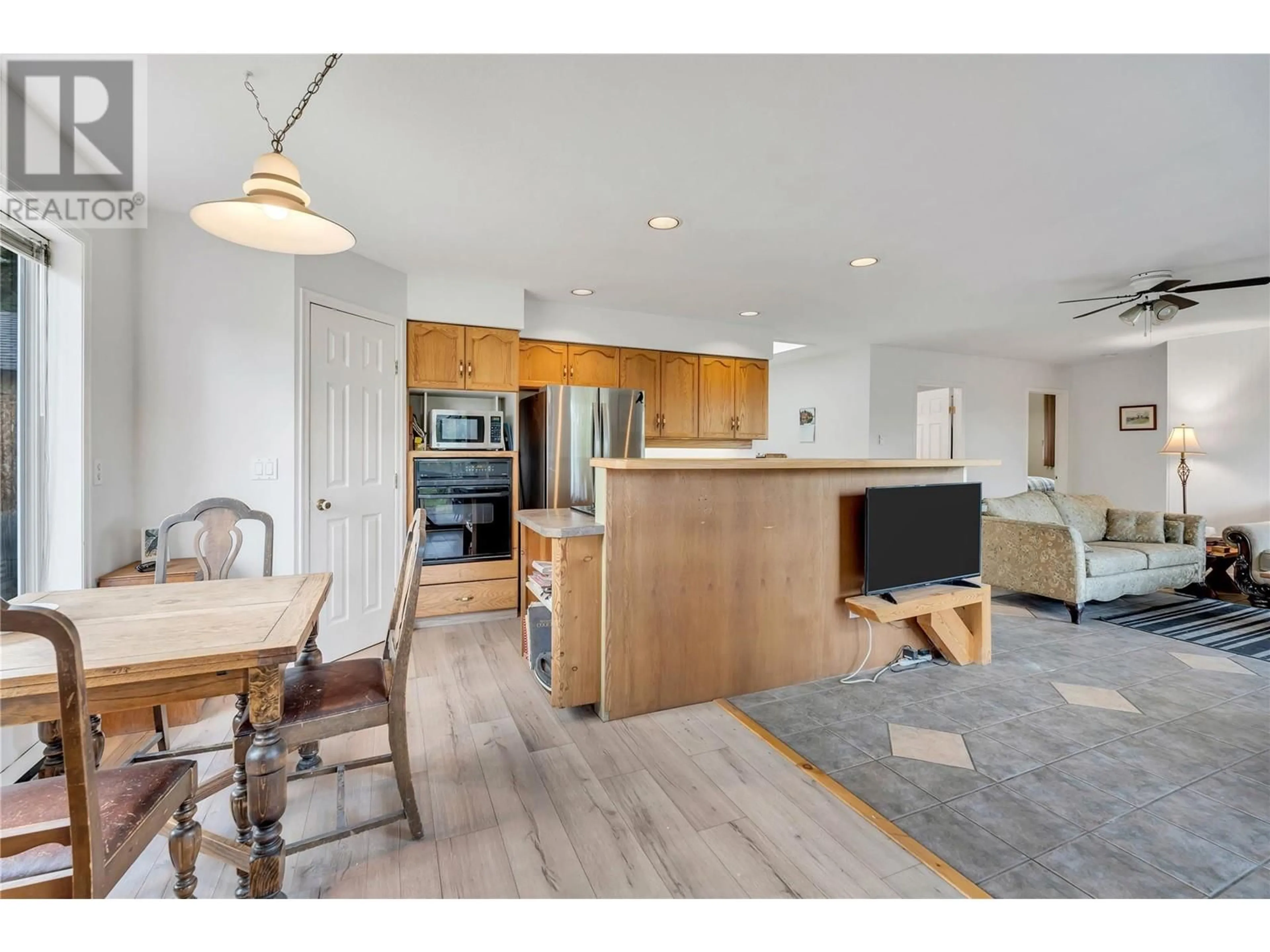 Open concept kitchen, unknown for 100 MOUNTAIN VIEW DRIVE, Summerland British Columbia V0H1Z8