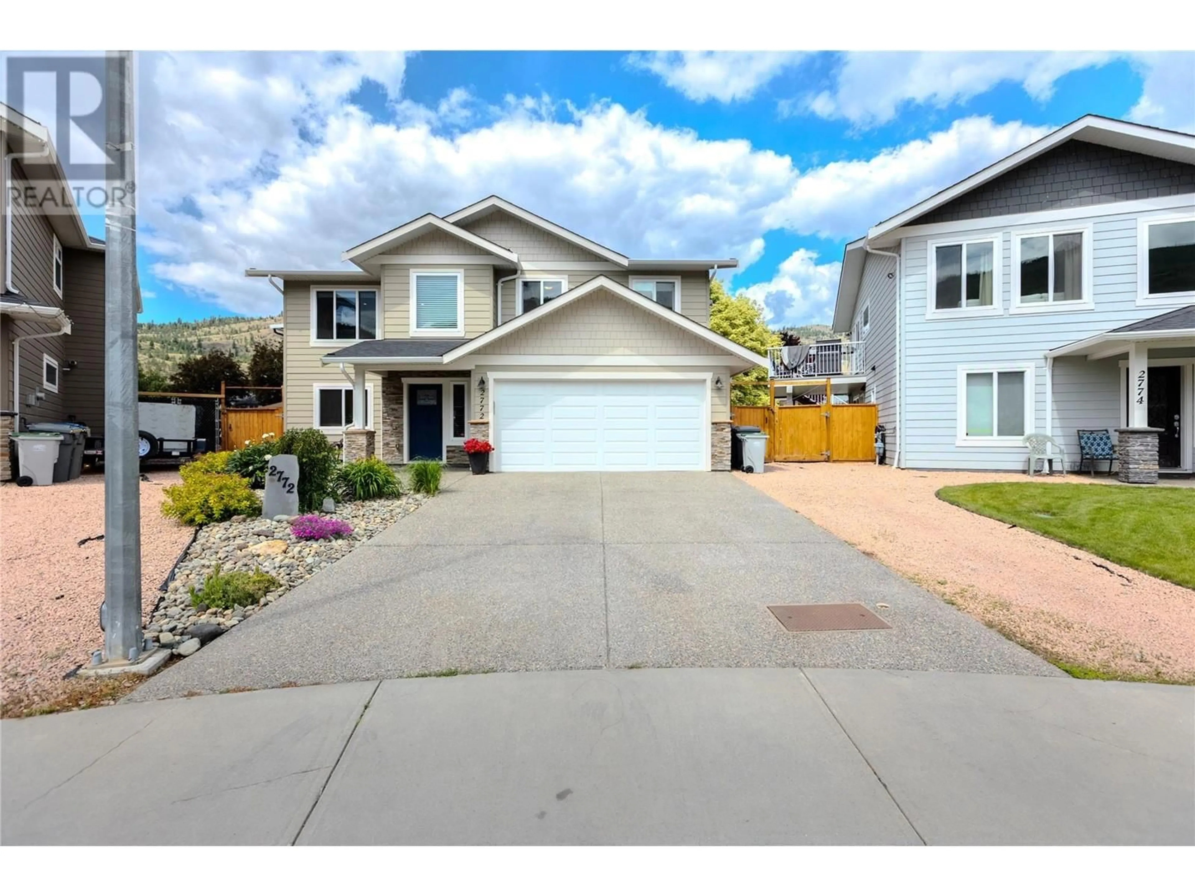 Home with vinyl exterior material, street for 2772 BEACHMOUNT CRESCENT, Kamloops British Columbia V2B0E6