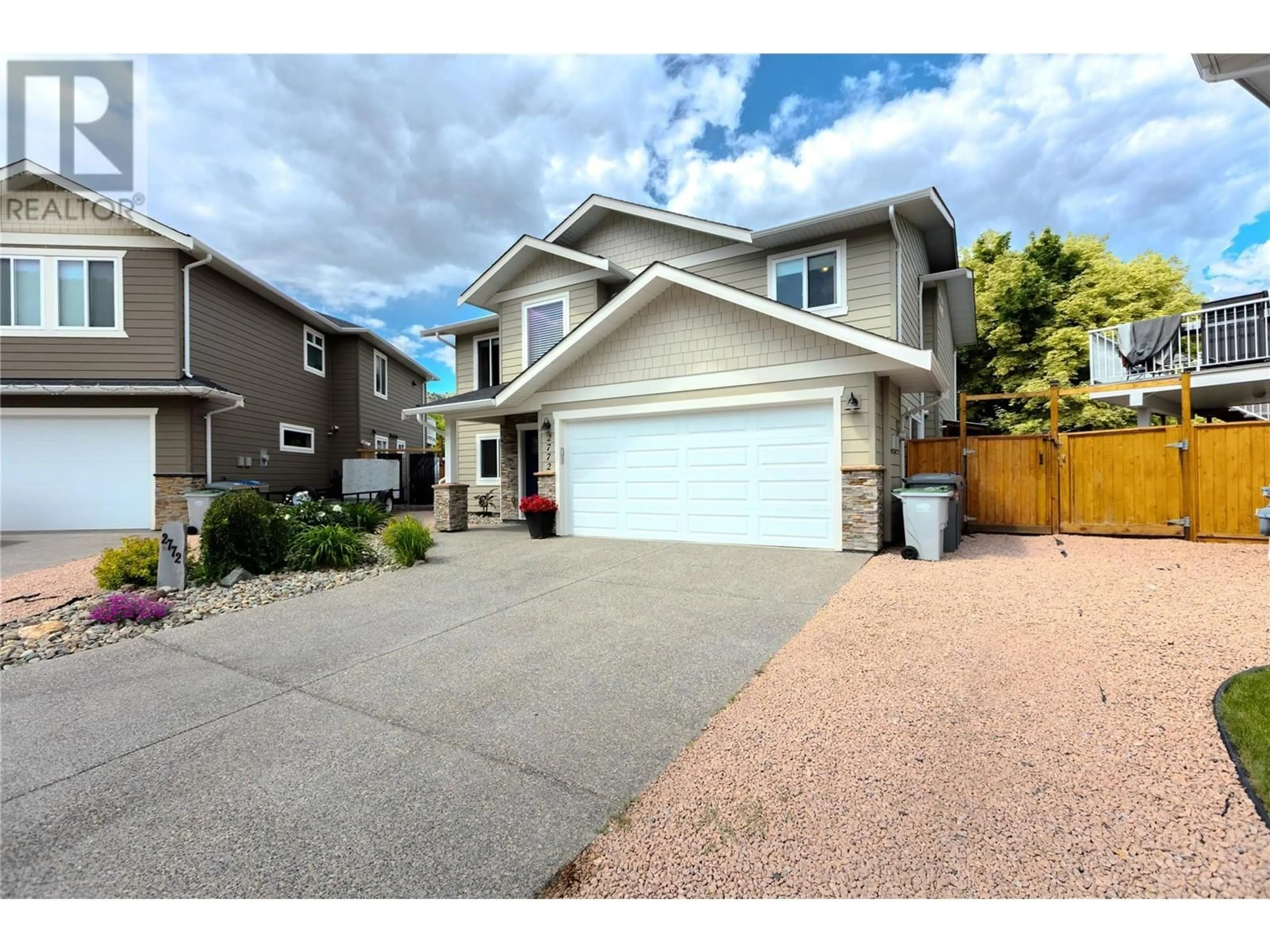 Home with vinyl exterior material, street for 2772 BEACHMOUNT CRESCENT, Kamloops British Columbia V2B0E6