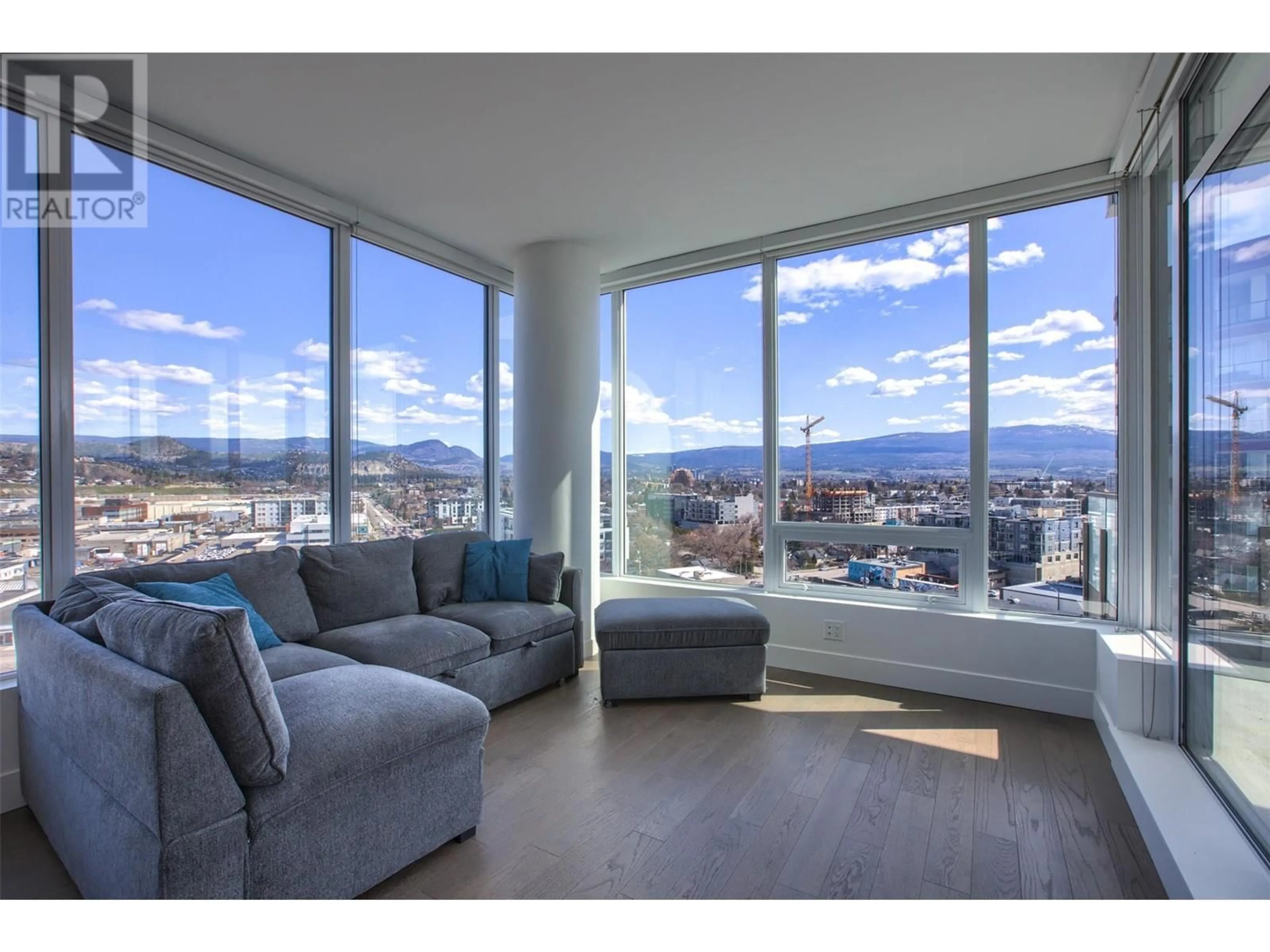 Living room with furniture, unknown for 1102 - 1191 SUNSET DRIVE, Kelowna British Columbia V1Y0J4