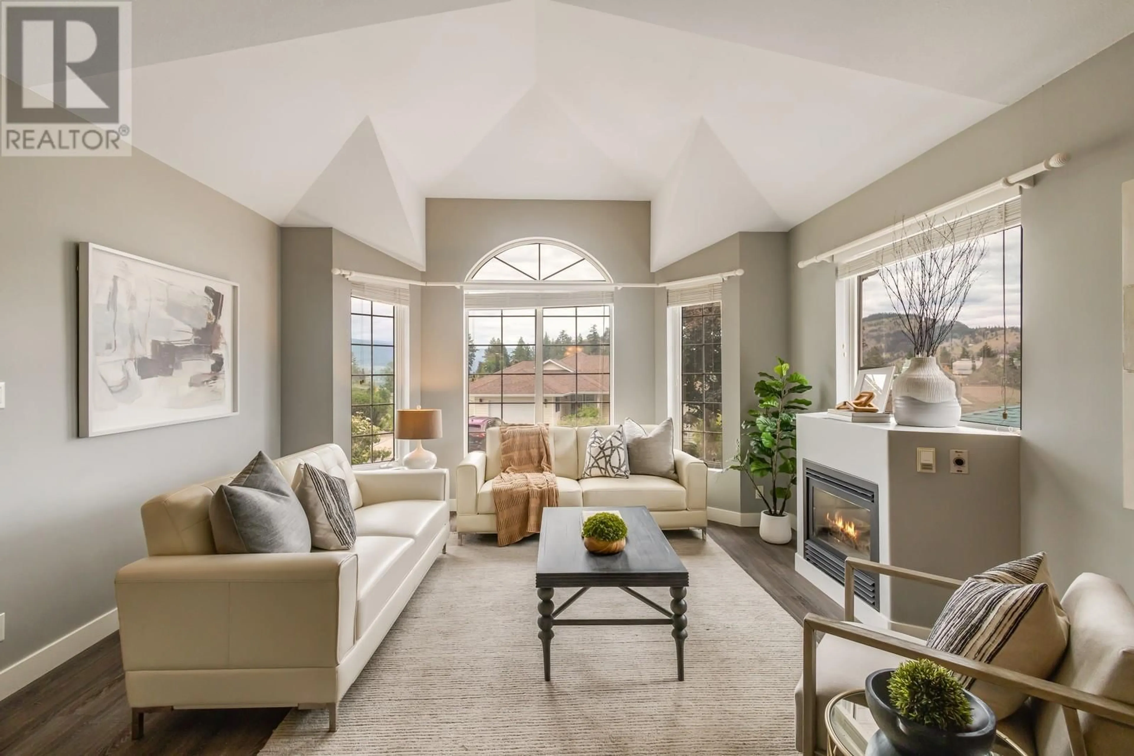 Living room with furniture, unknown for 2 - 17333 SNOW AVENUE, Summerland British Columbia V0H1Z6