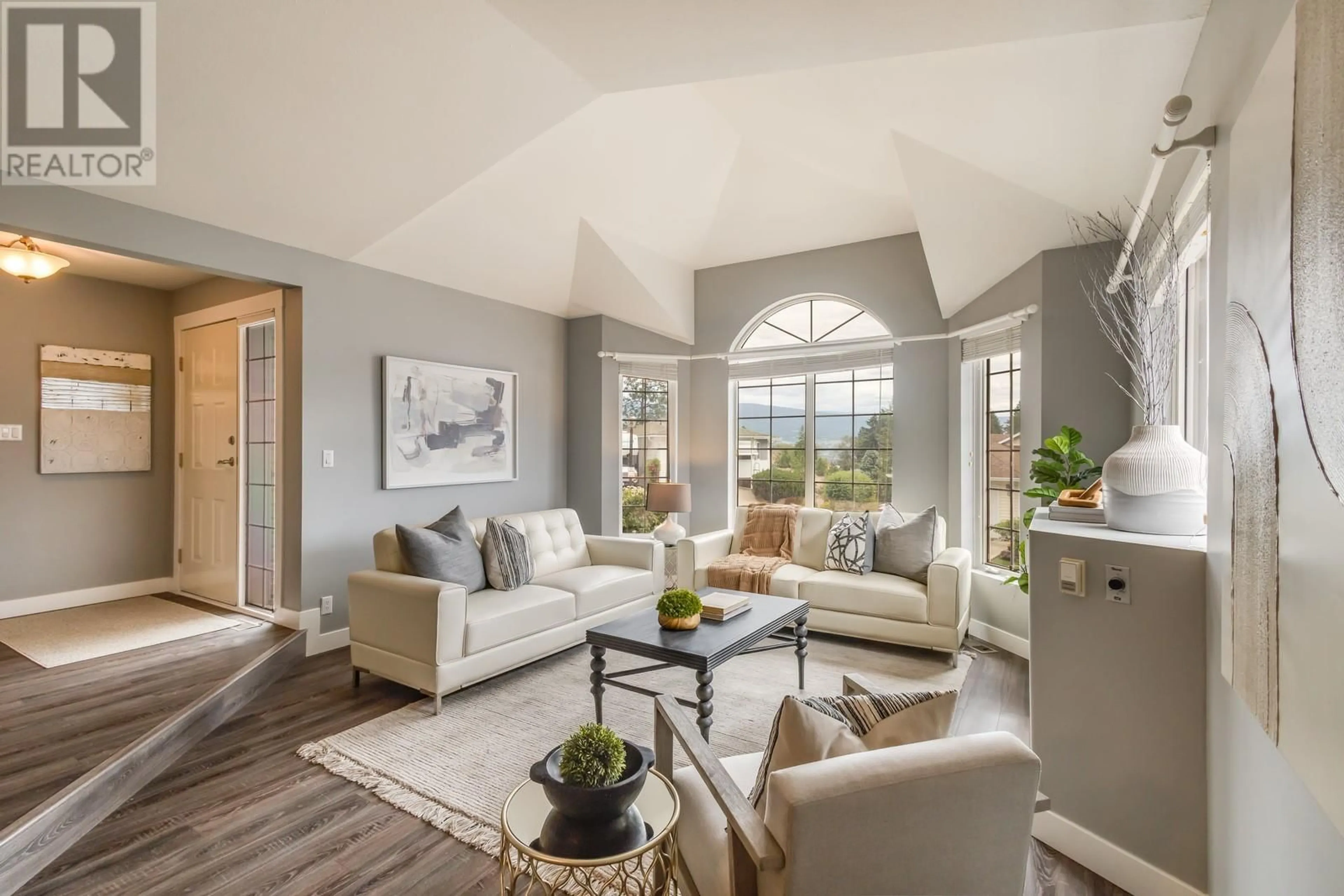 Living room with furniture, unknown for 2 - 17333 SNOW AVENUE, Summerland British Columbia V0H1Z6