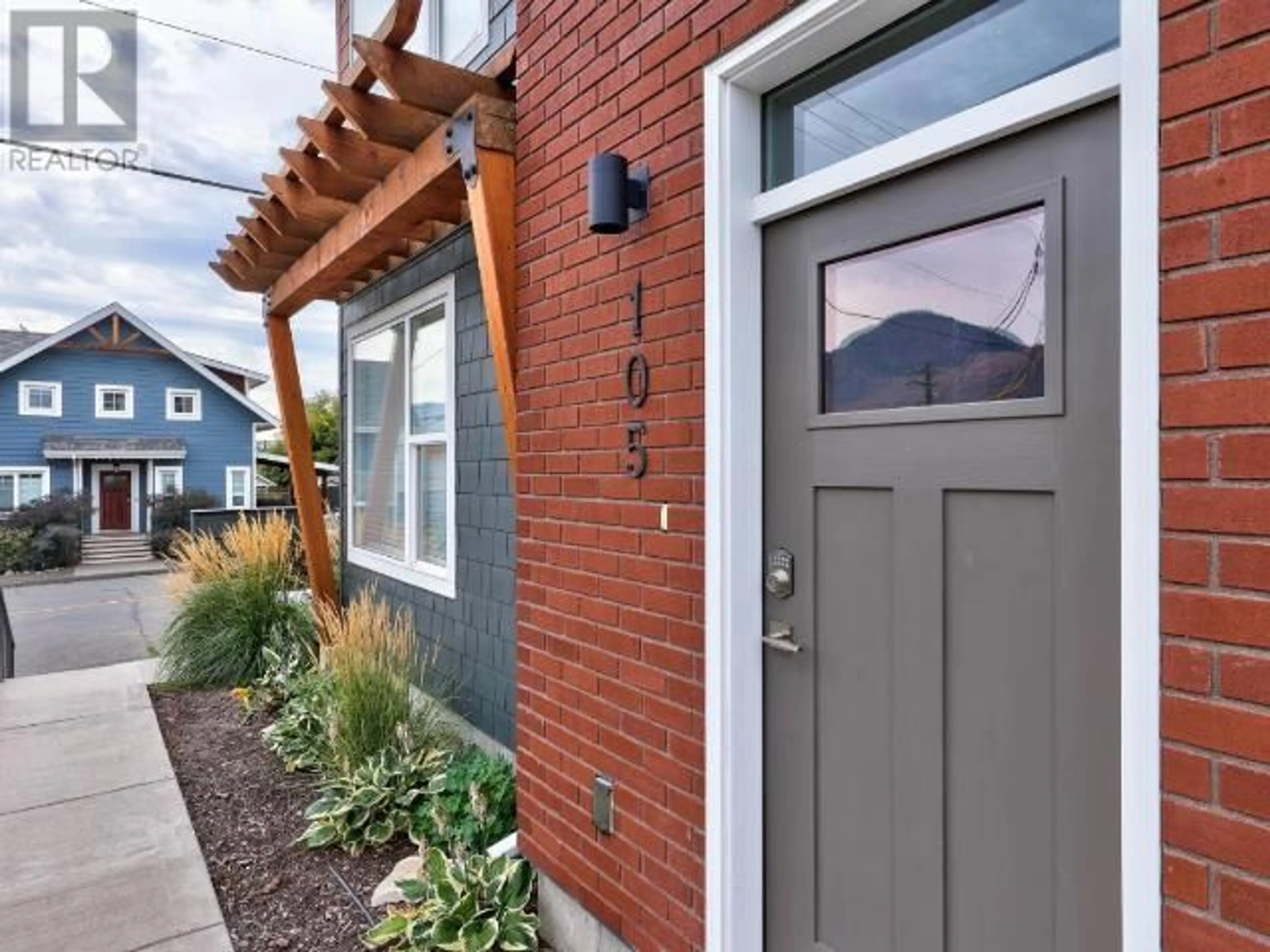 Home with brick exterior material, street for 105 - 370 9TH AVENUE, Kamloops British Columbia V2C0H9