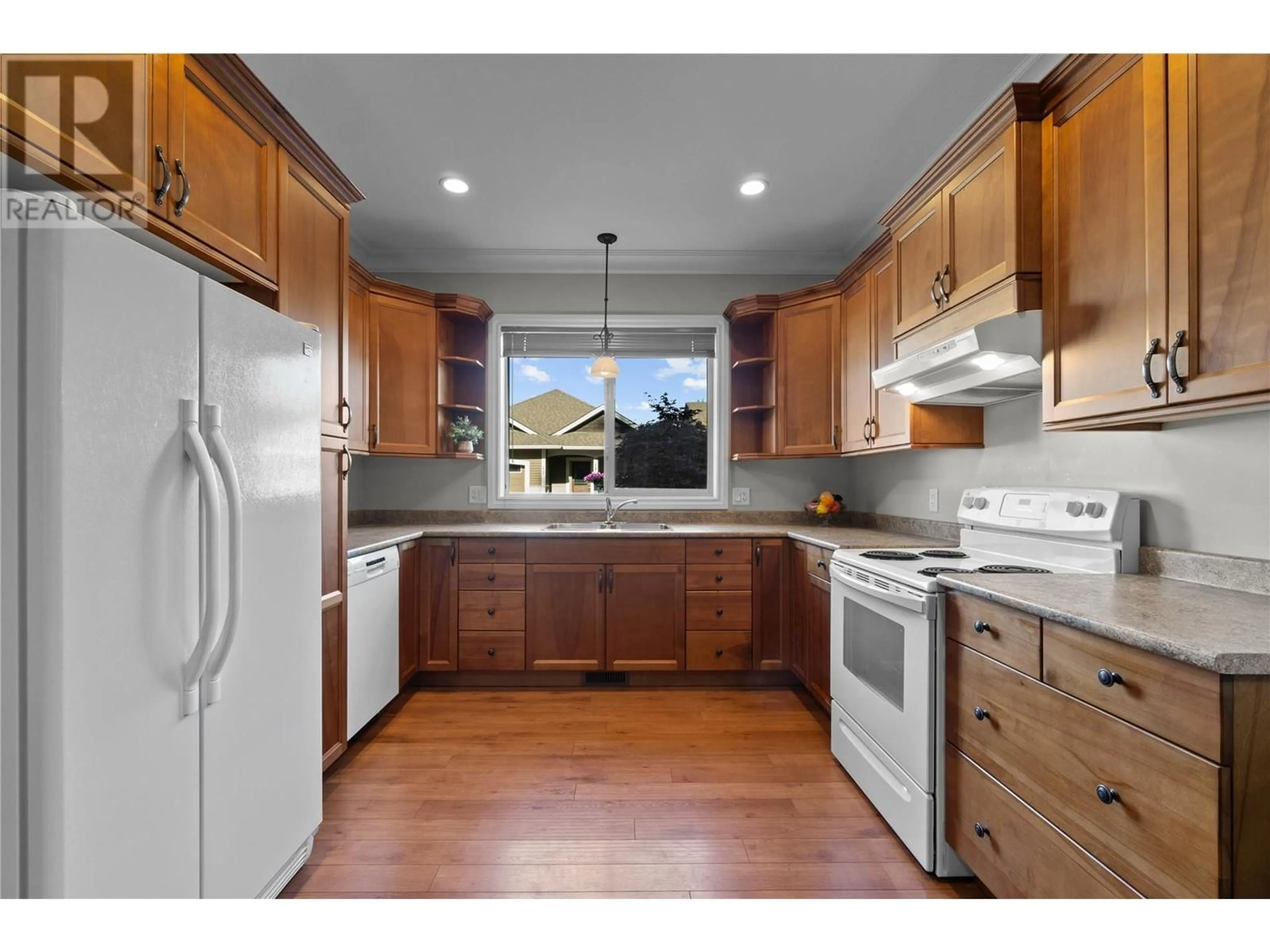 Standard kitchen, unknown for 5 - 2850 7TH AVENUE NORTHEAST, Salmon Arm British Columbia V1E0B7