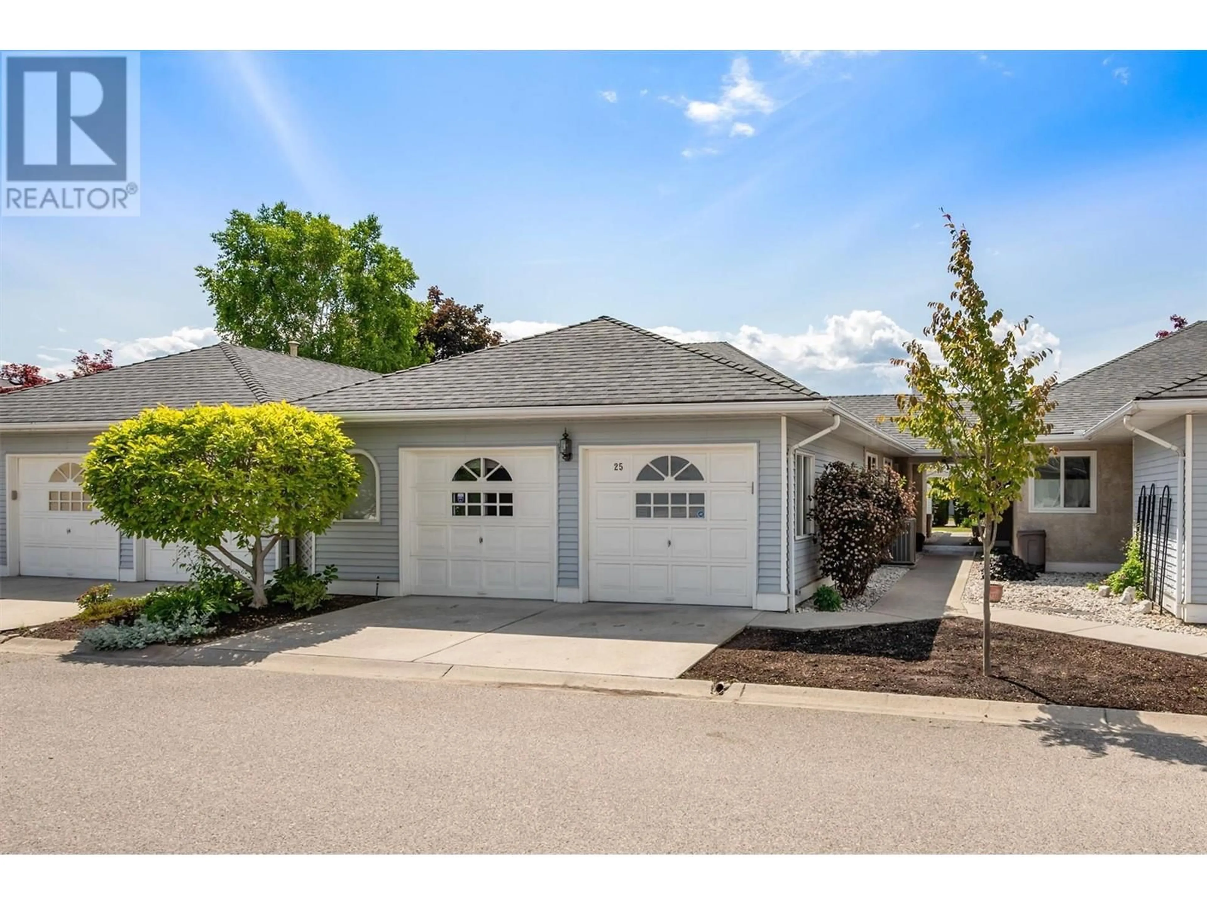 Home with vinyl exterior material, street for 25 - 3370 CASORSO ROAD, Kelowna British Columbia V1W3J2