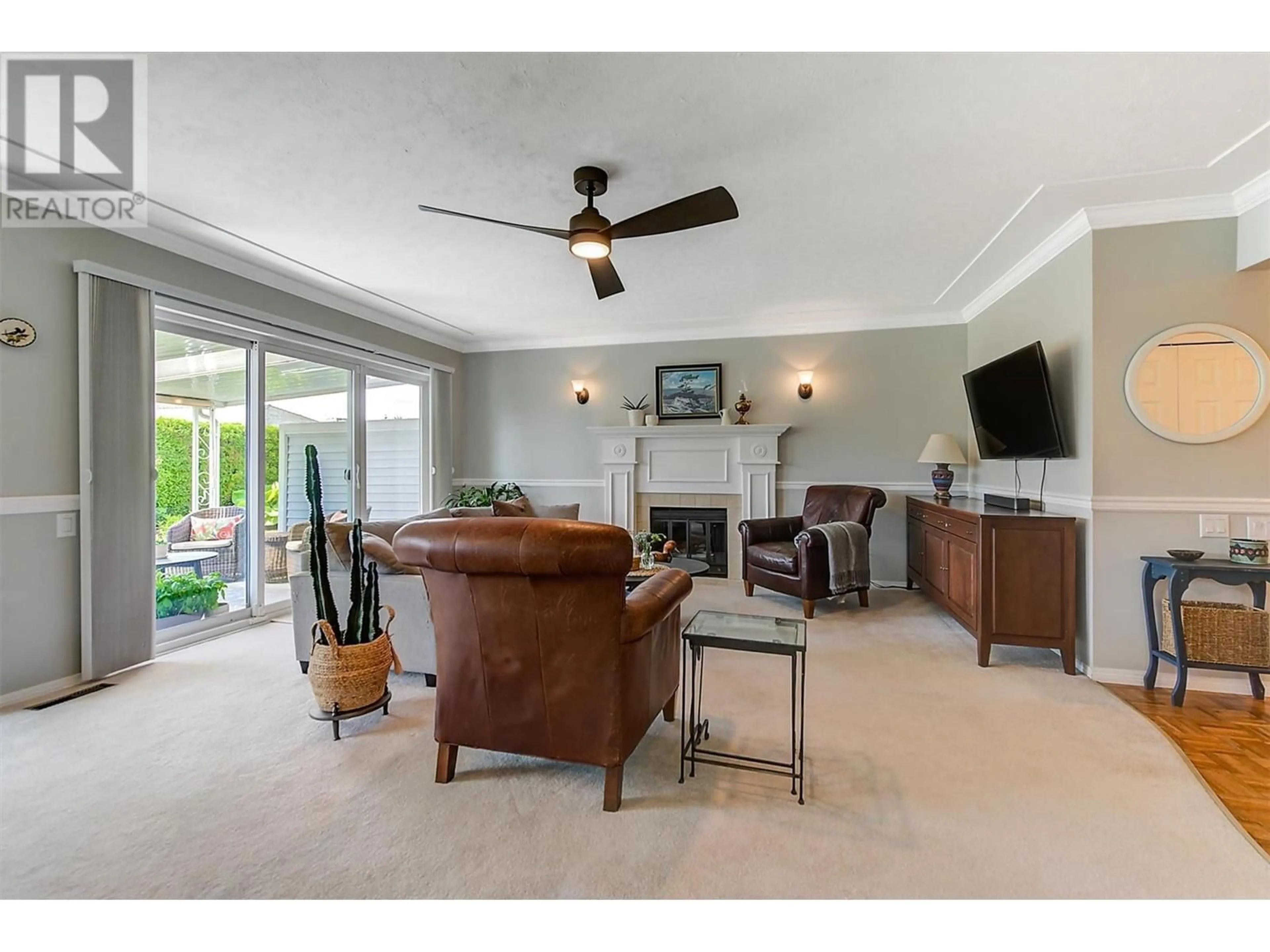 Living room with furniture, unknown for 25 - 3370 CASORSO ROAD, Kelowna British Columbia V1W3J2