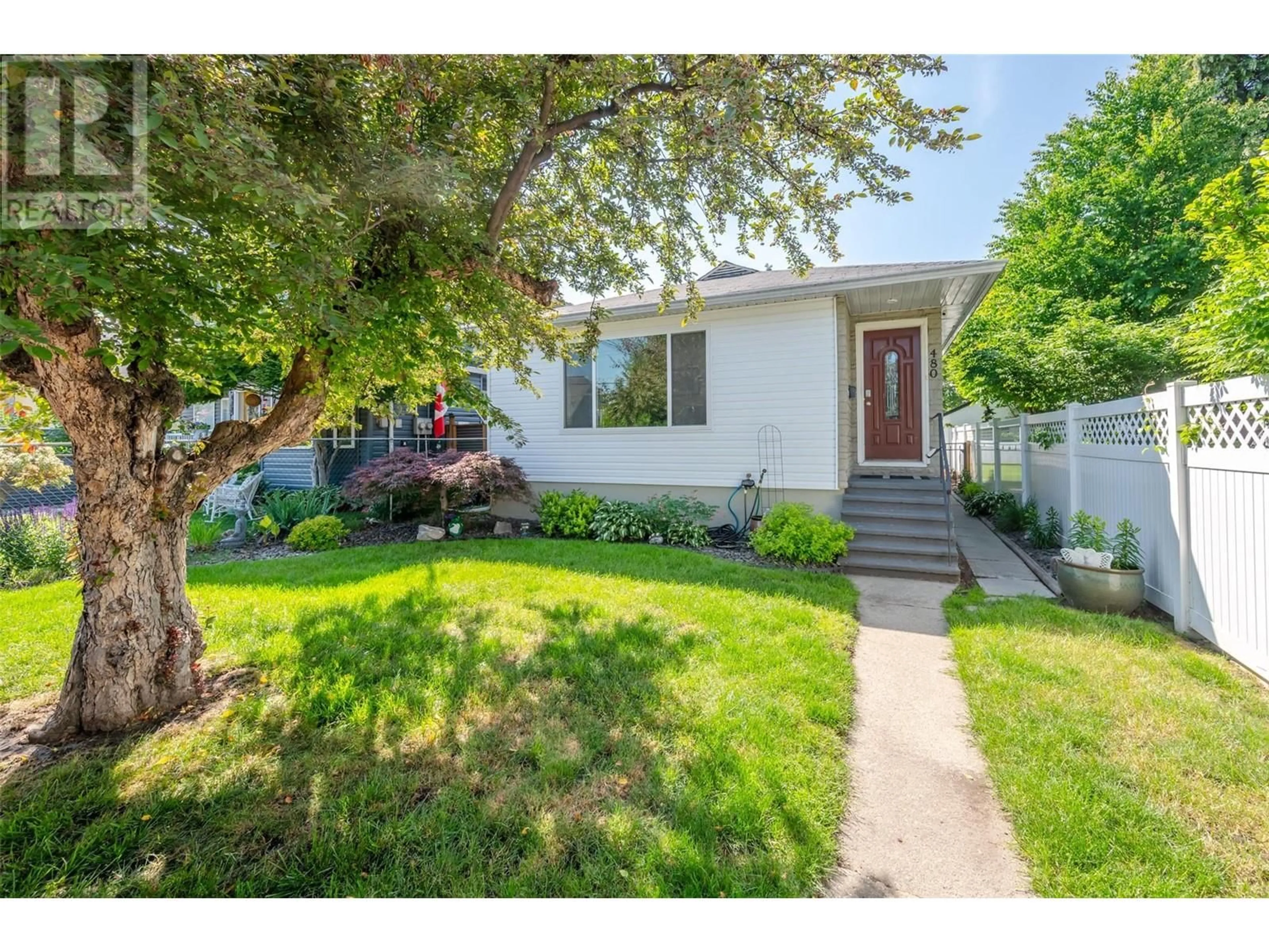 Home with vinyl exterior material, street for 480 ORCHARD AVENUE, Penticton British Columbia V2A1Y2