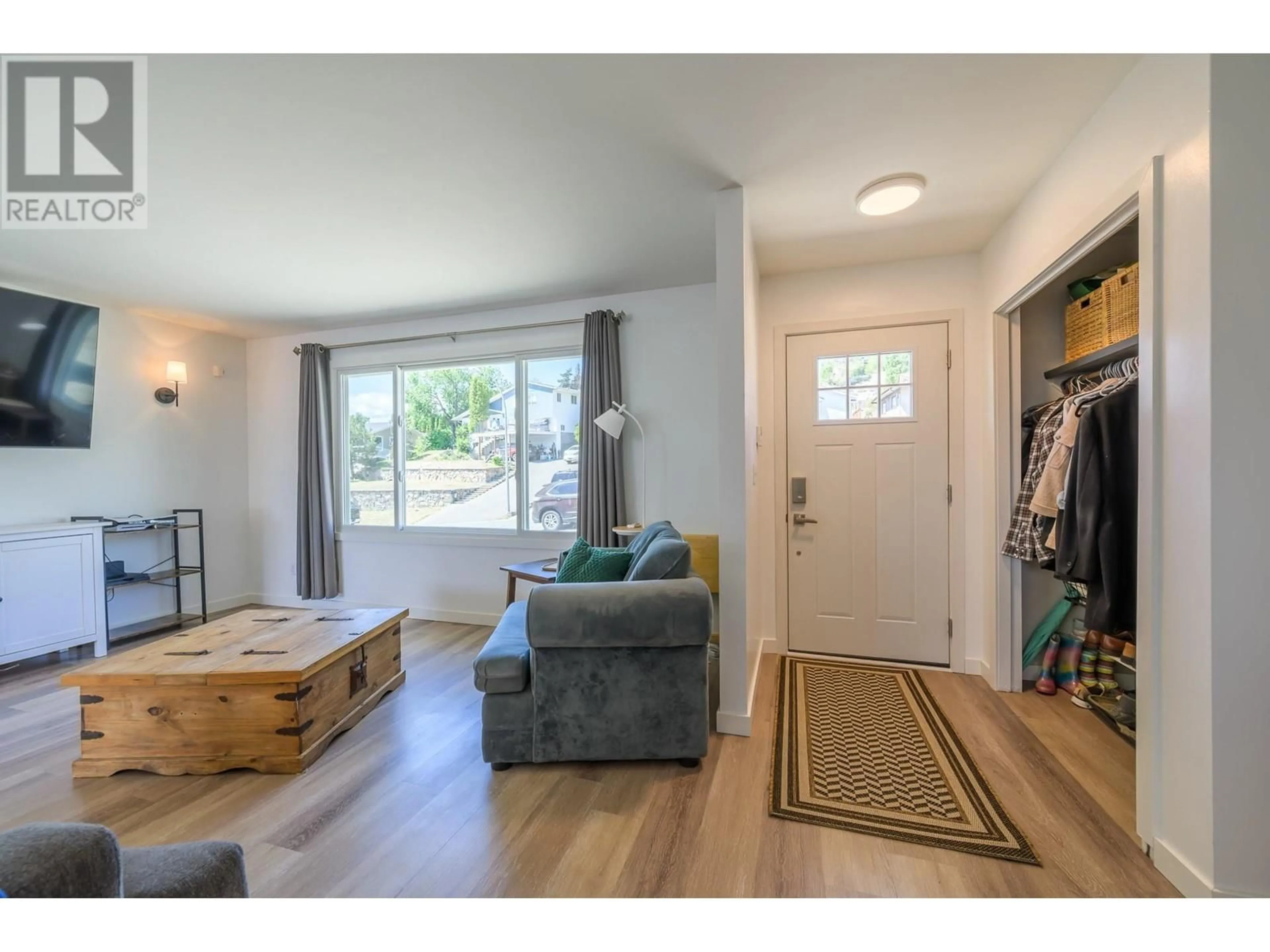 Indoor entryway for 1737 PENNASK TERRACE, Kamloops British Columbia V2B7N9