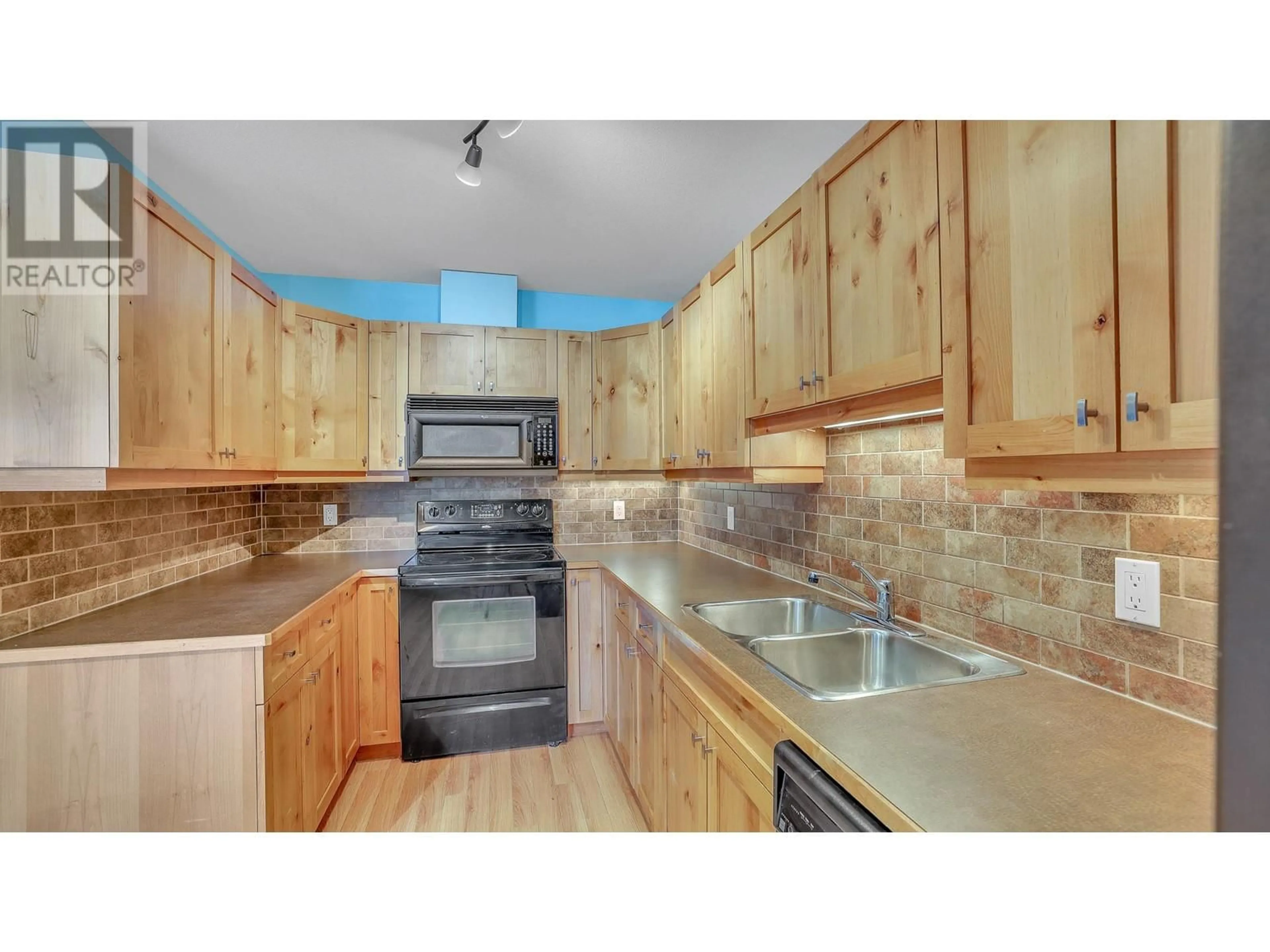 Standard kitchen, unknown for 8 - 519 13TH STREET, Invermere British Columbia V0A1K0