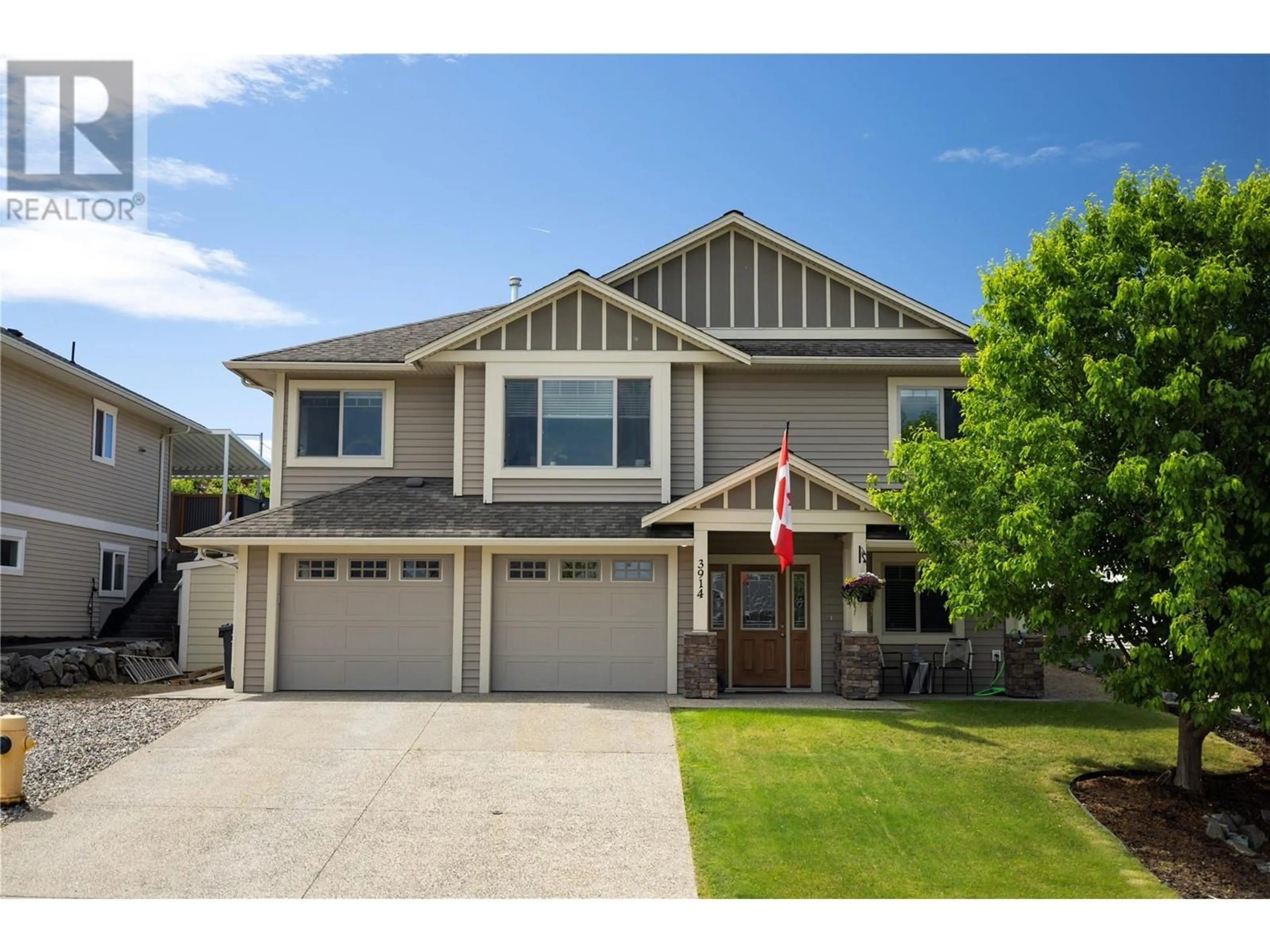 Home with vinyl exterior material, street for 3914 HORNBY TERRACE, Armstrong British Columbia V0E1B2