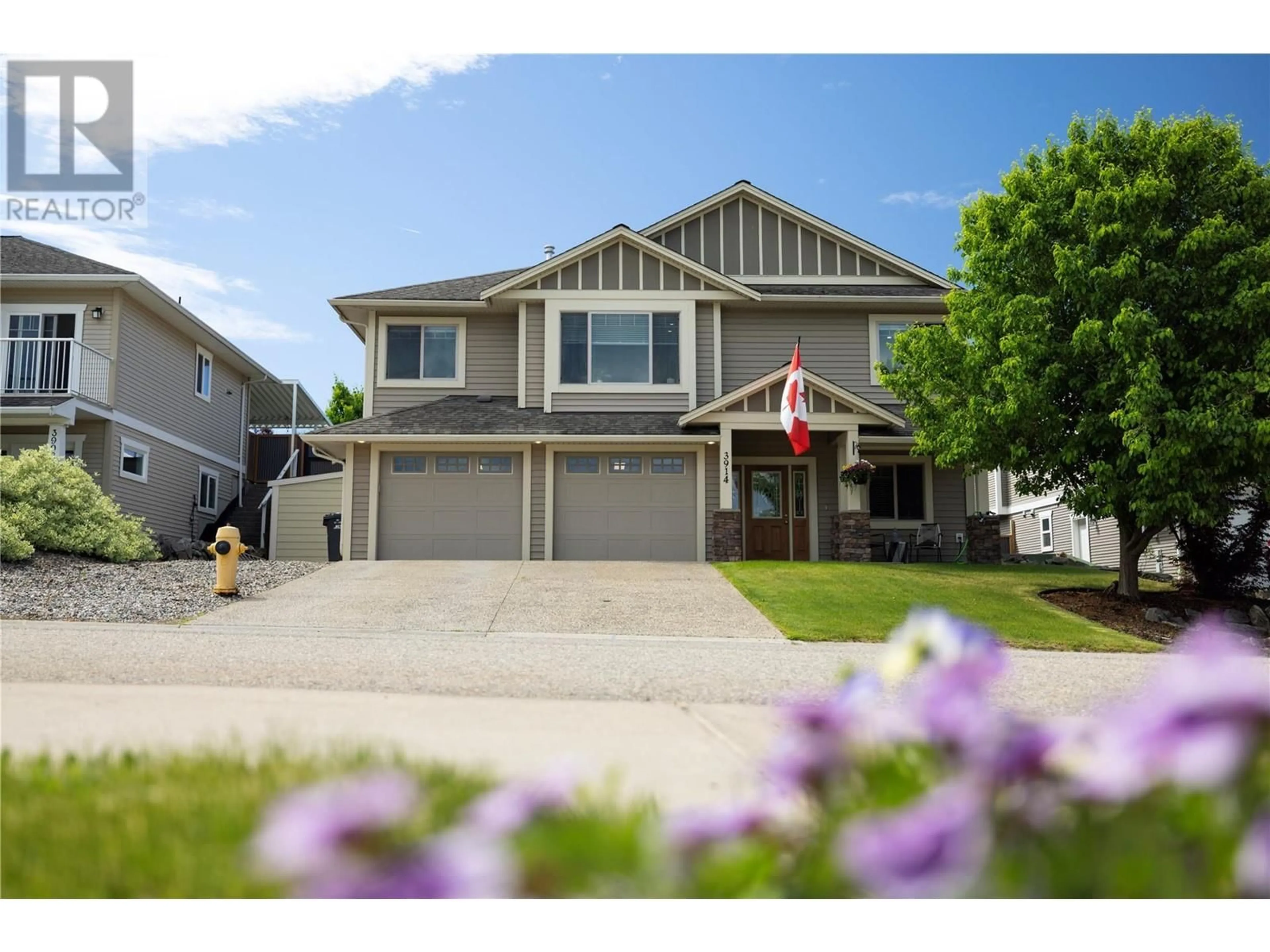 Home with vinyl exterior material, street for 3914 HORNBY TERRACE, Armstrong British Columbia V0E1B2