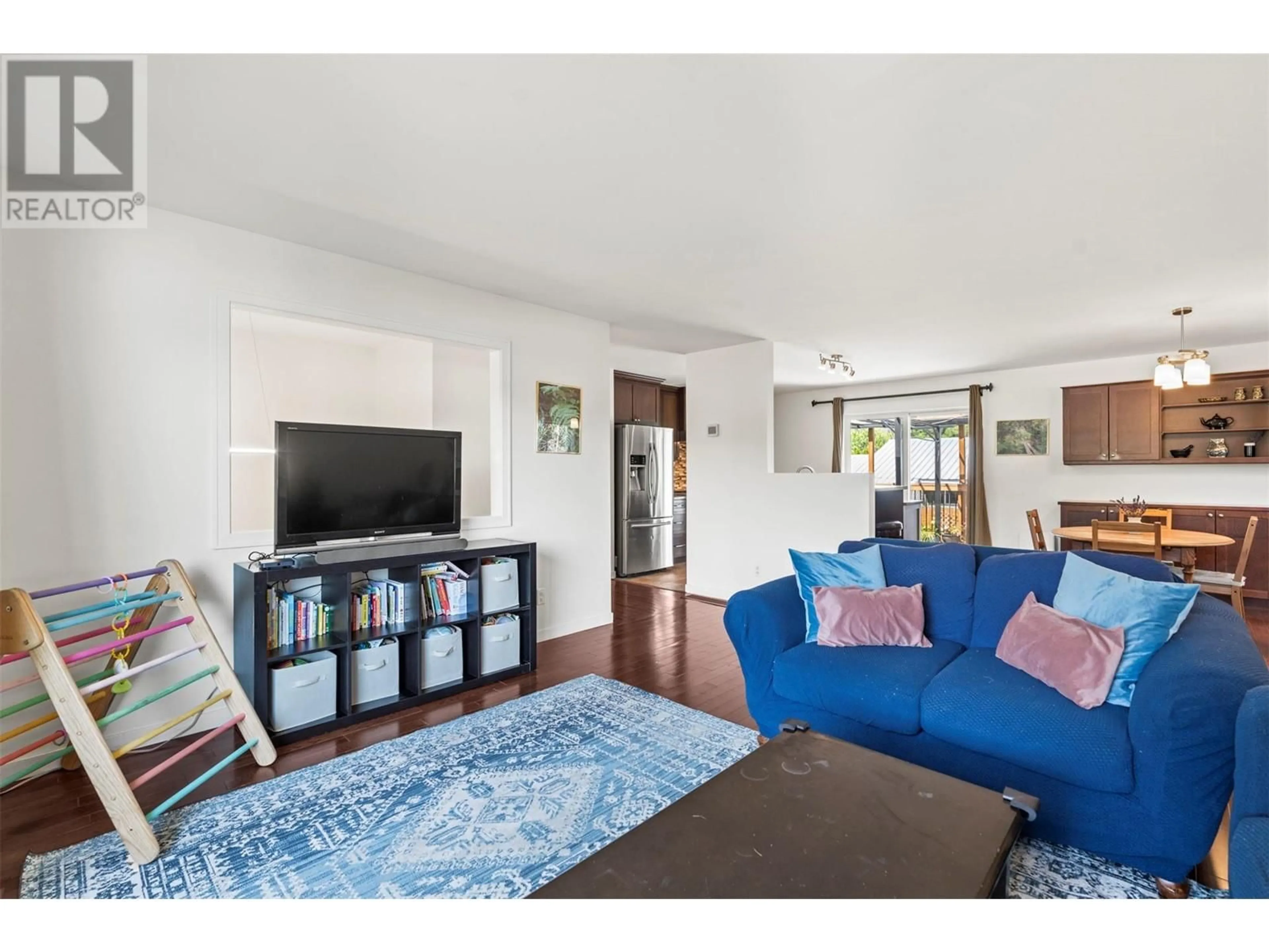 Living room with furniture, unknown for 2697 JARVIS CRESCENT, Armstrong British Columbia V4Y0G3