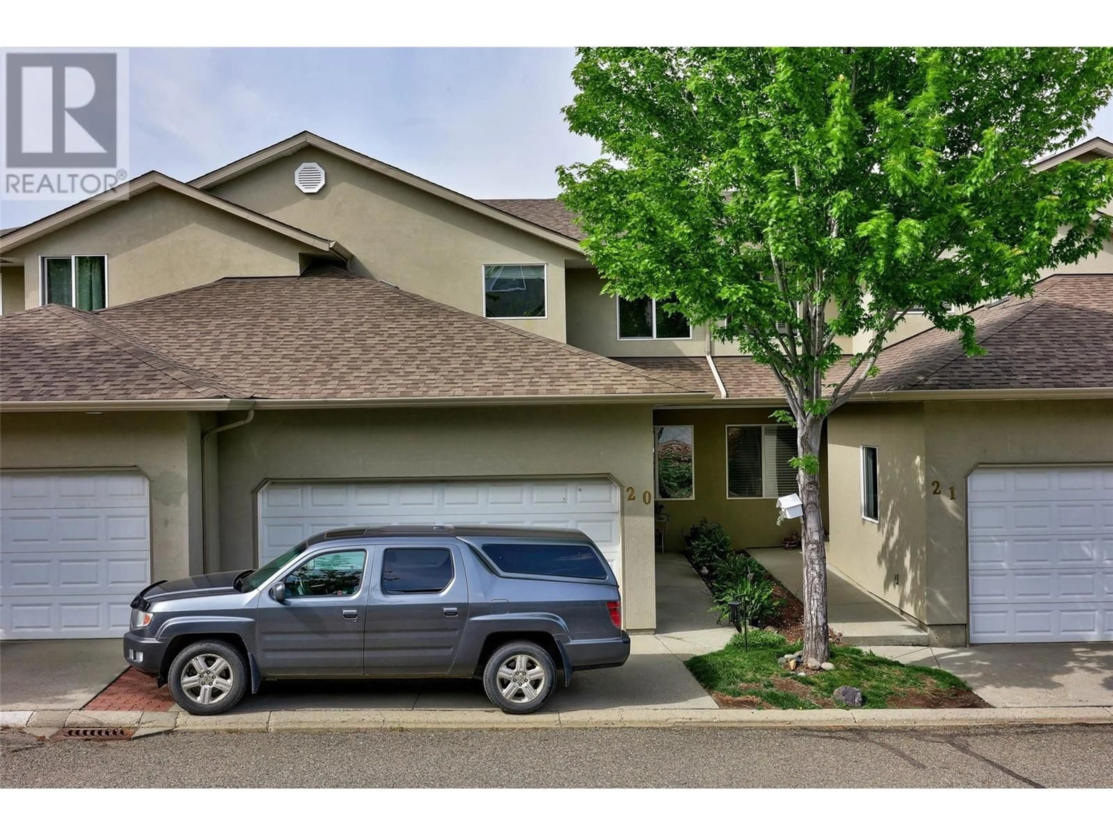 Home with vinyl exterior material, street for 20 - 2365 ABBEYGLEN WAY, Kamloops British Columbia V1S1Y3