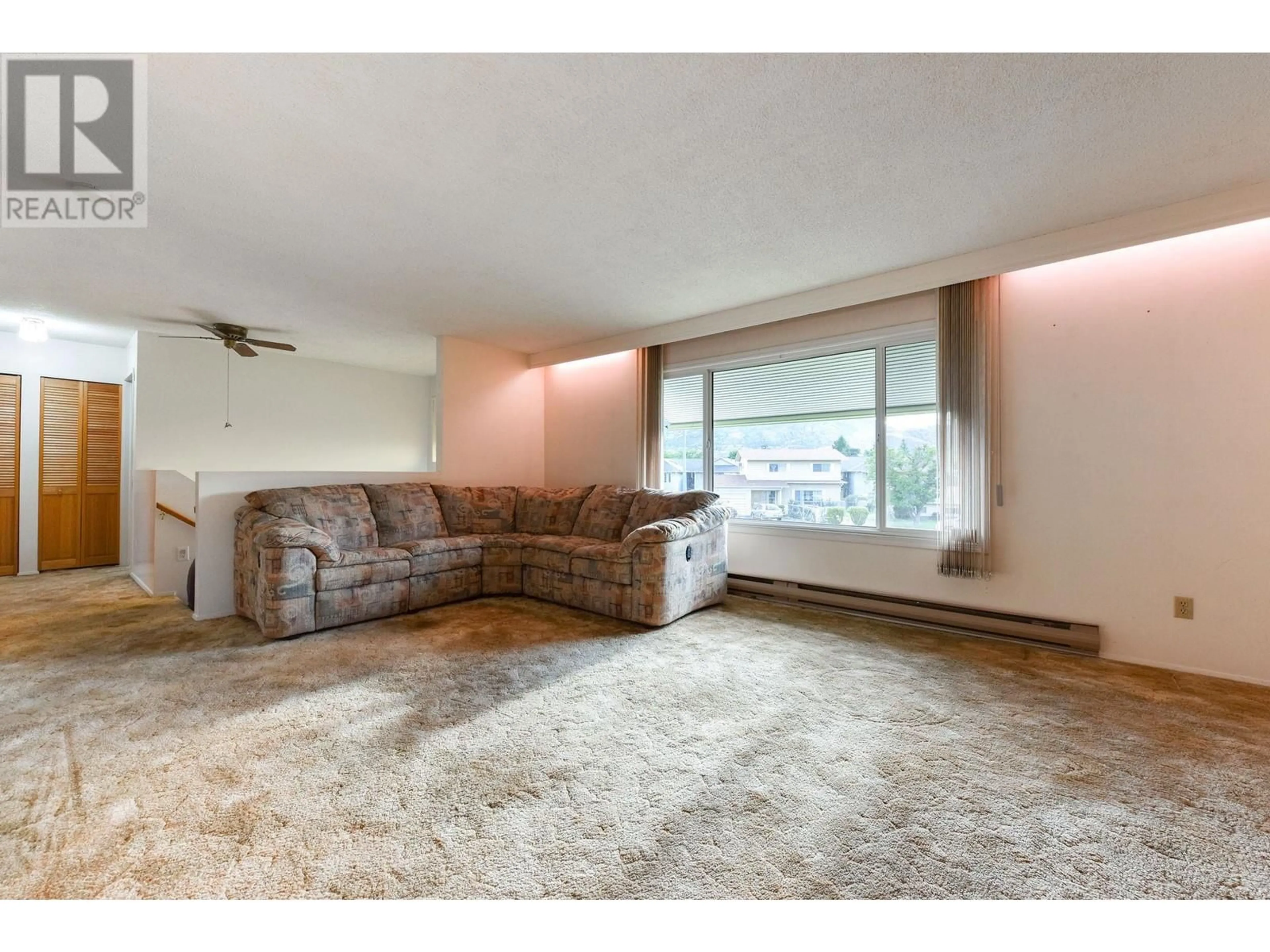 Living room with furniture, unknown for 176 CHAMBERS PLACE, Penticton British Columbia V2A6T7