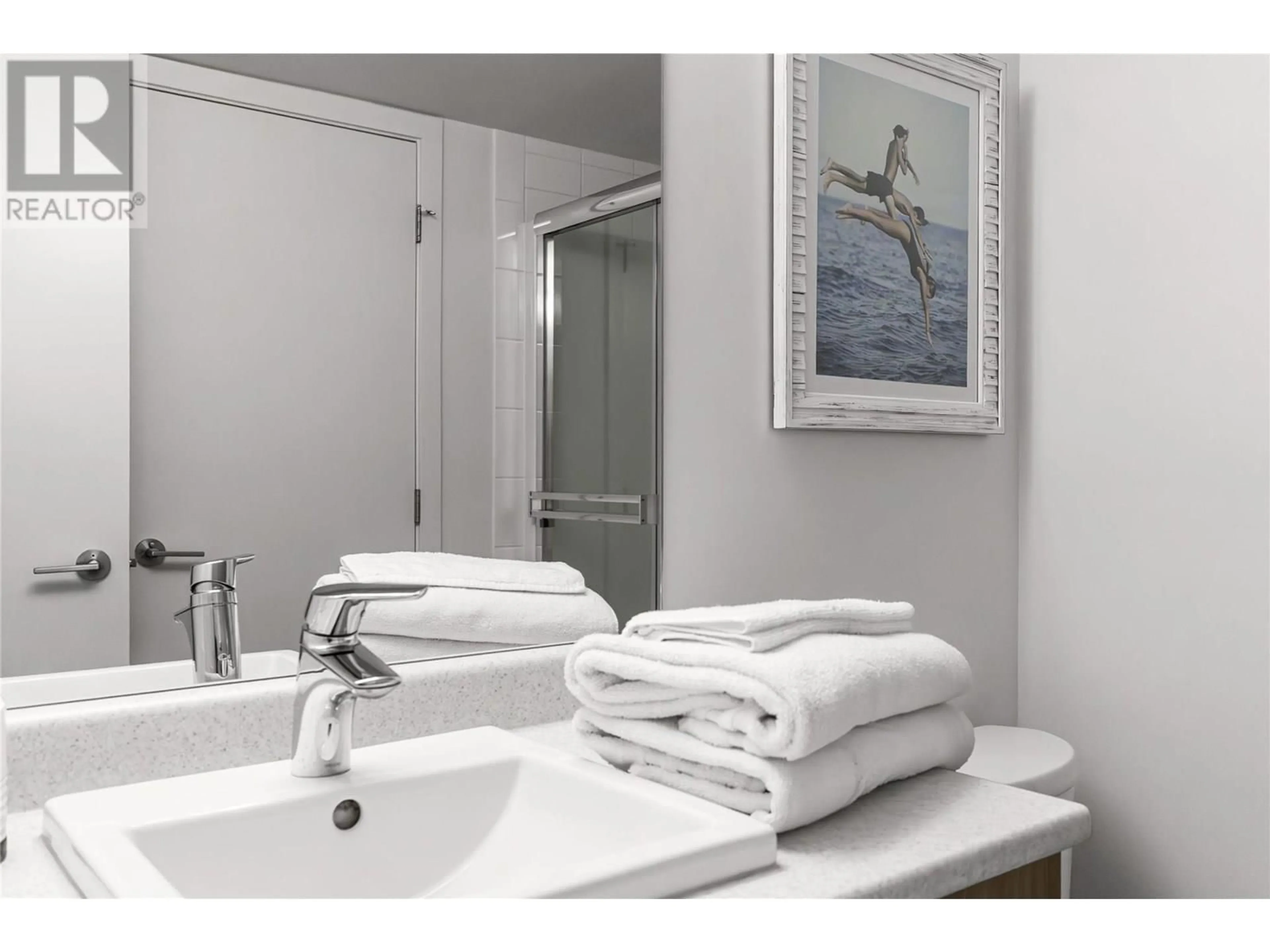 Standard bathroom, ceramic/tile floor for PH21 - 775 ACADEMY WAY, Kelowna British Columbia V1V0A5