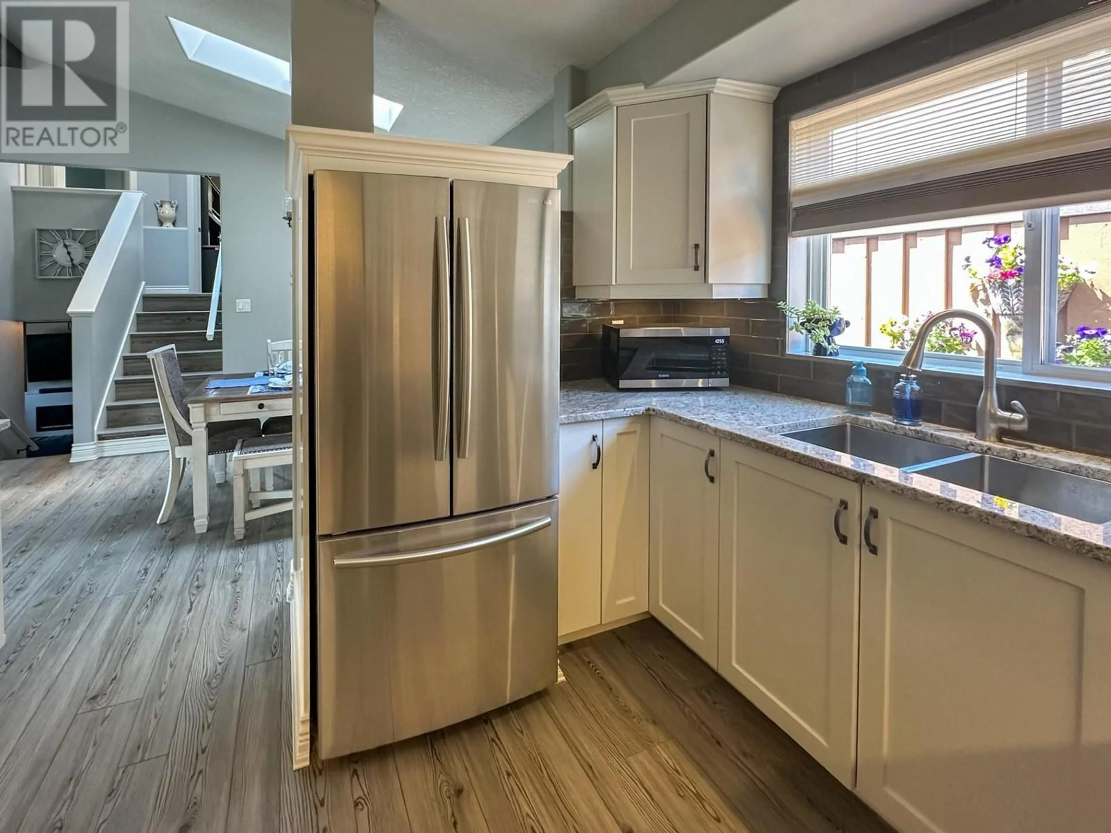 Open concept kitchen, unknown for 611 GERTRUDE STREET, Midway British Columbia V0H1M0