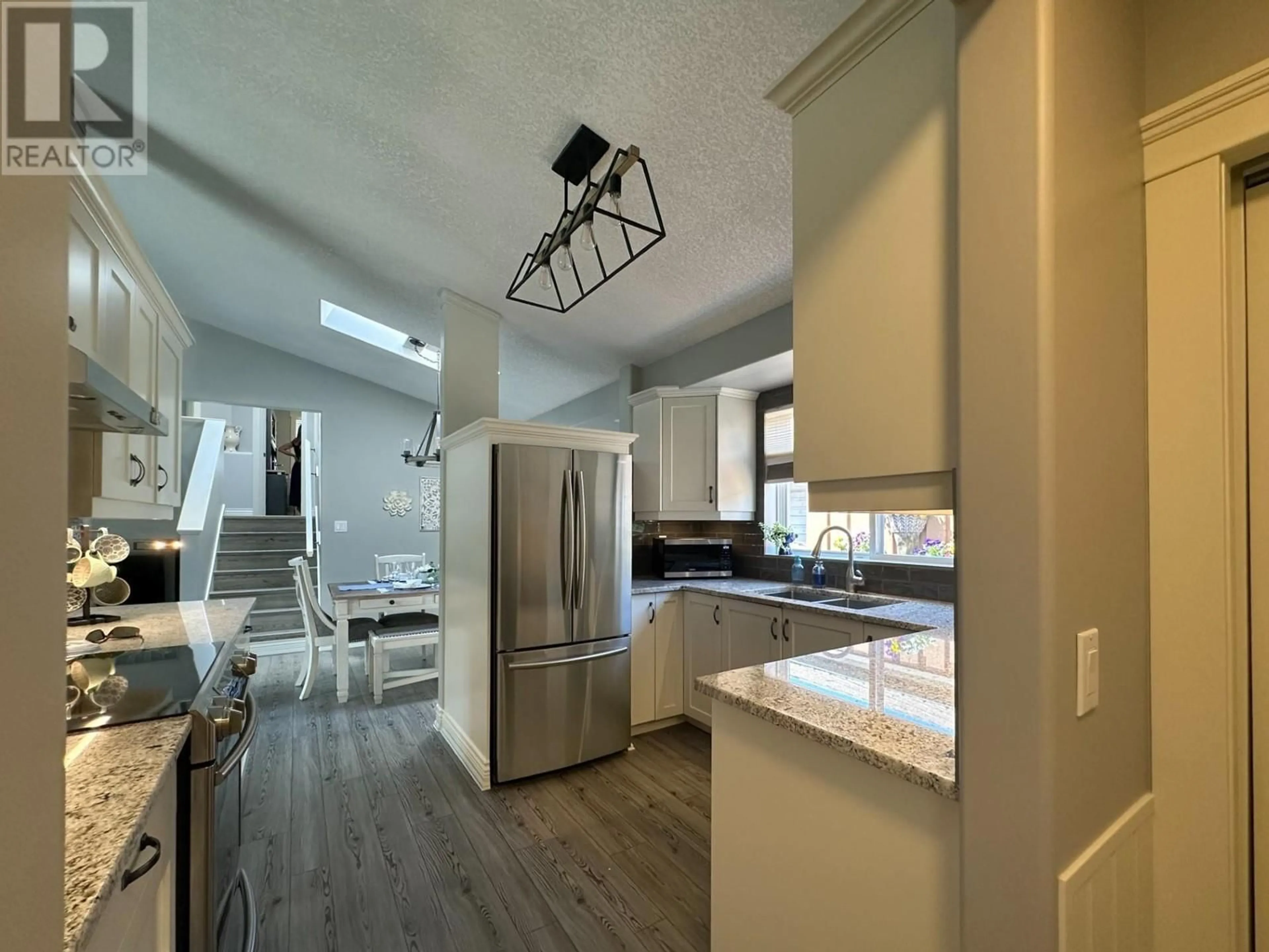 Open concept kitchen, unknown for 611 GERTRUDE STREET, Midway British Columbia V0H1M0