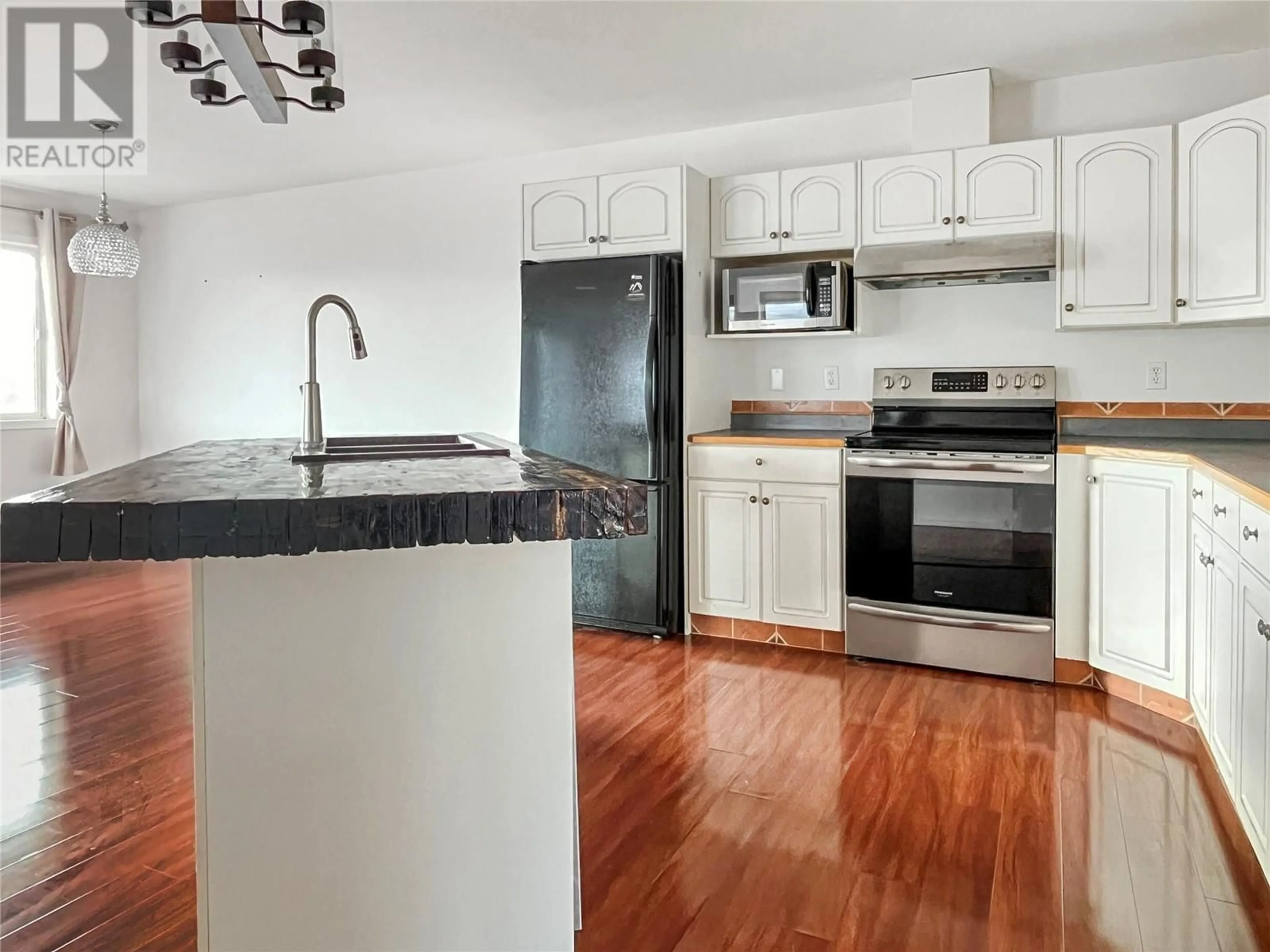 Open concept kitchen, unknown for 303 - 4801 89TH STREET, Osoyoos British Columbia V0H1V1