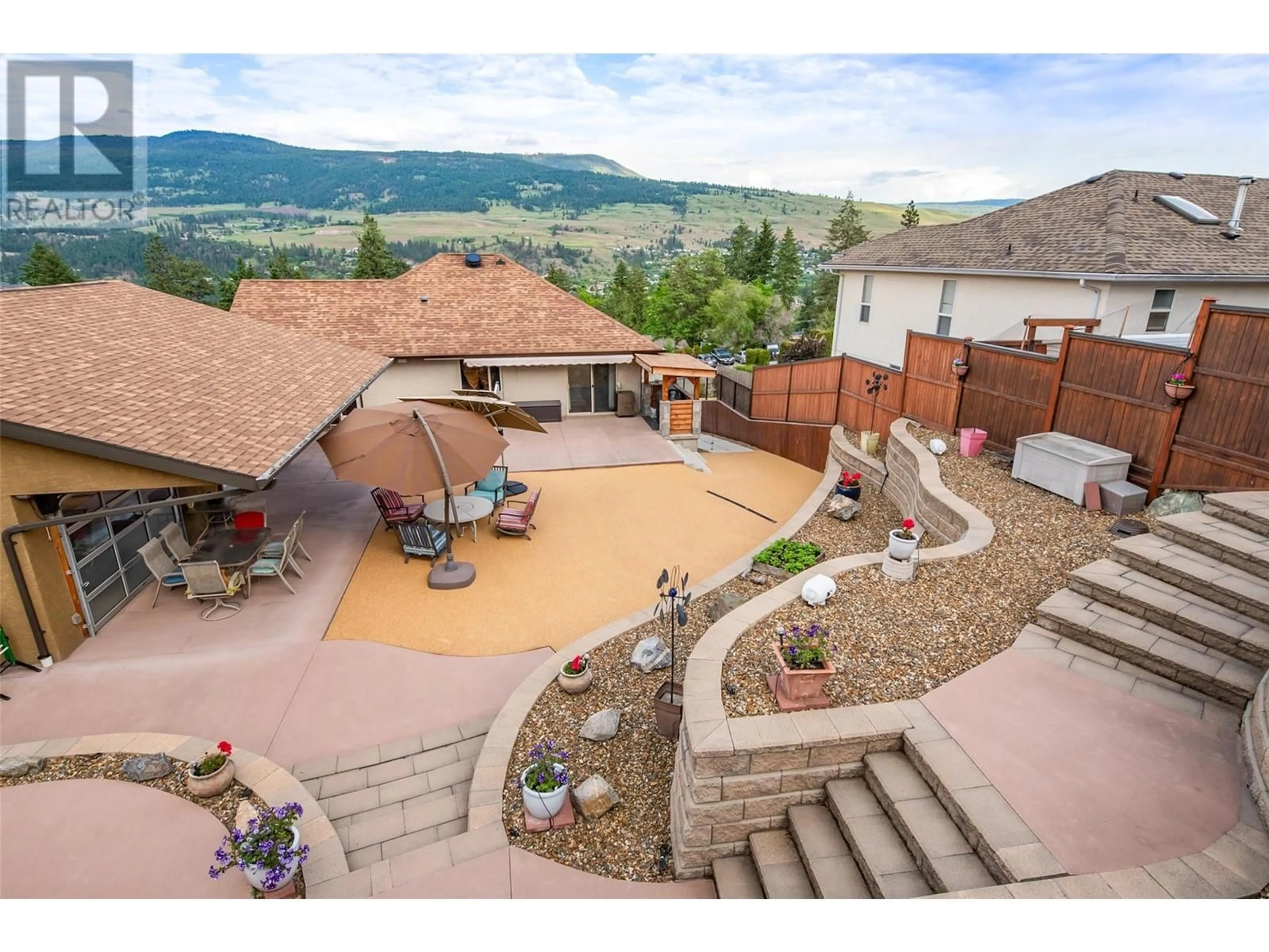 A pic from outside/outdoor area/front of a property/back of a property/a pic from drone, mountain view for 11718 MIDDLETON ROAD, Lake Country British Columbia V4V1G9