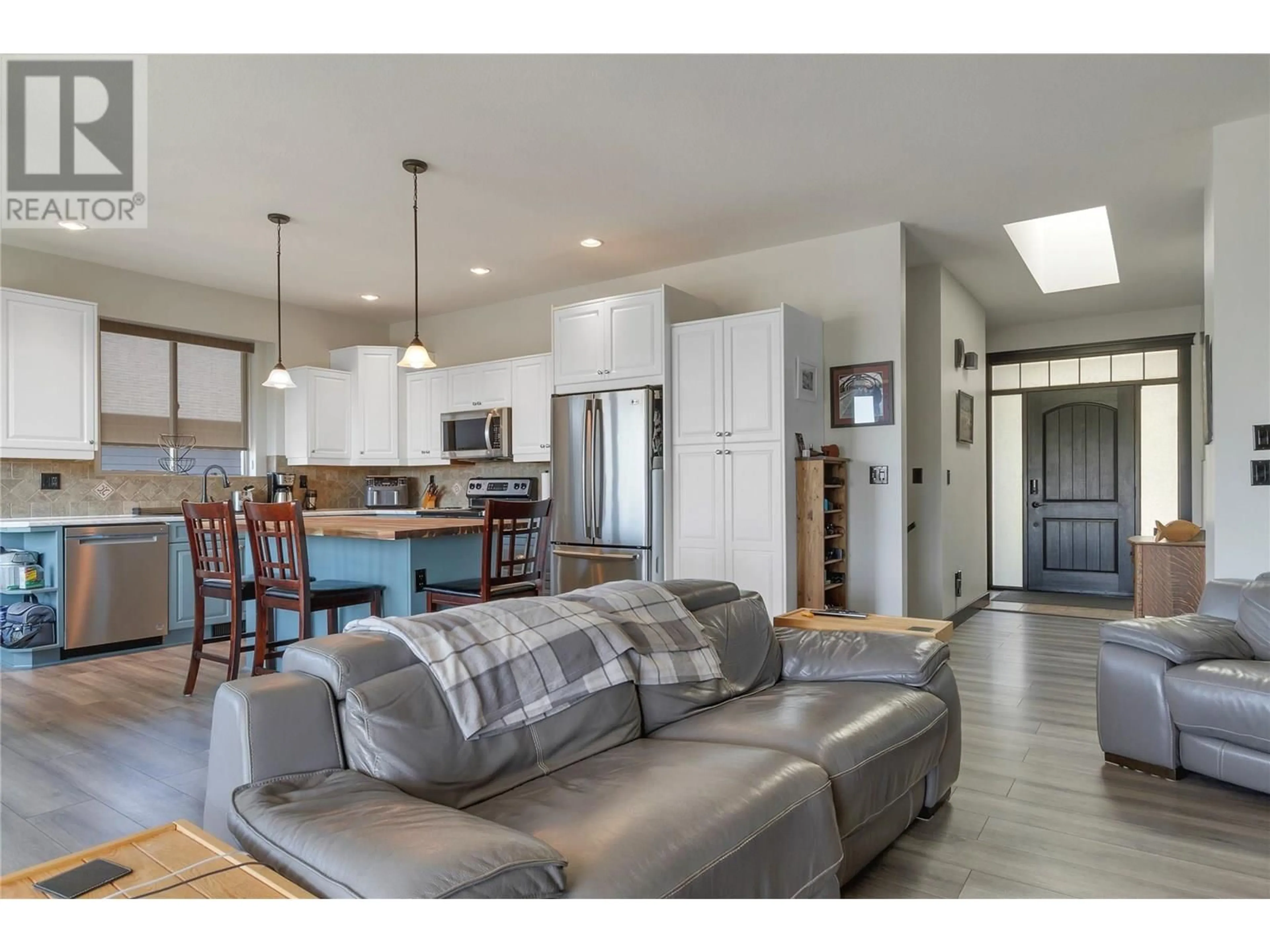 Open concept kitchen, unknown for 1008 MT. BEGBIE DRIVE, Vernon British Columbia V1B4A2