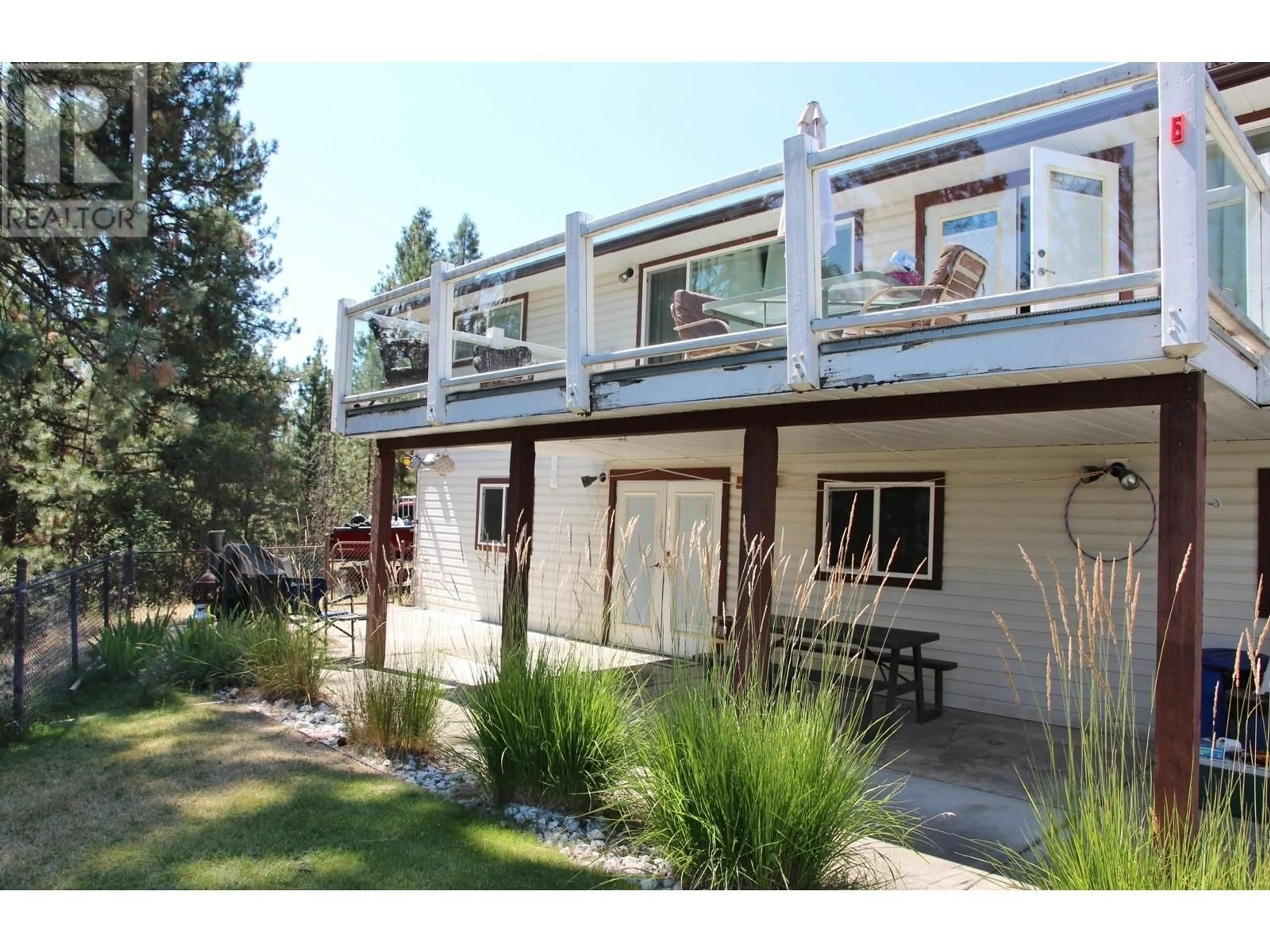 Home with vinyl exterior material, unknown for 5440 41 HIGHWAY, Grand Forks British Columbia V0H1H5