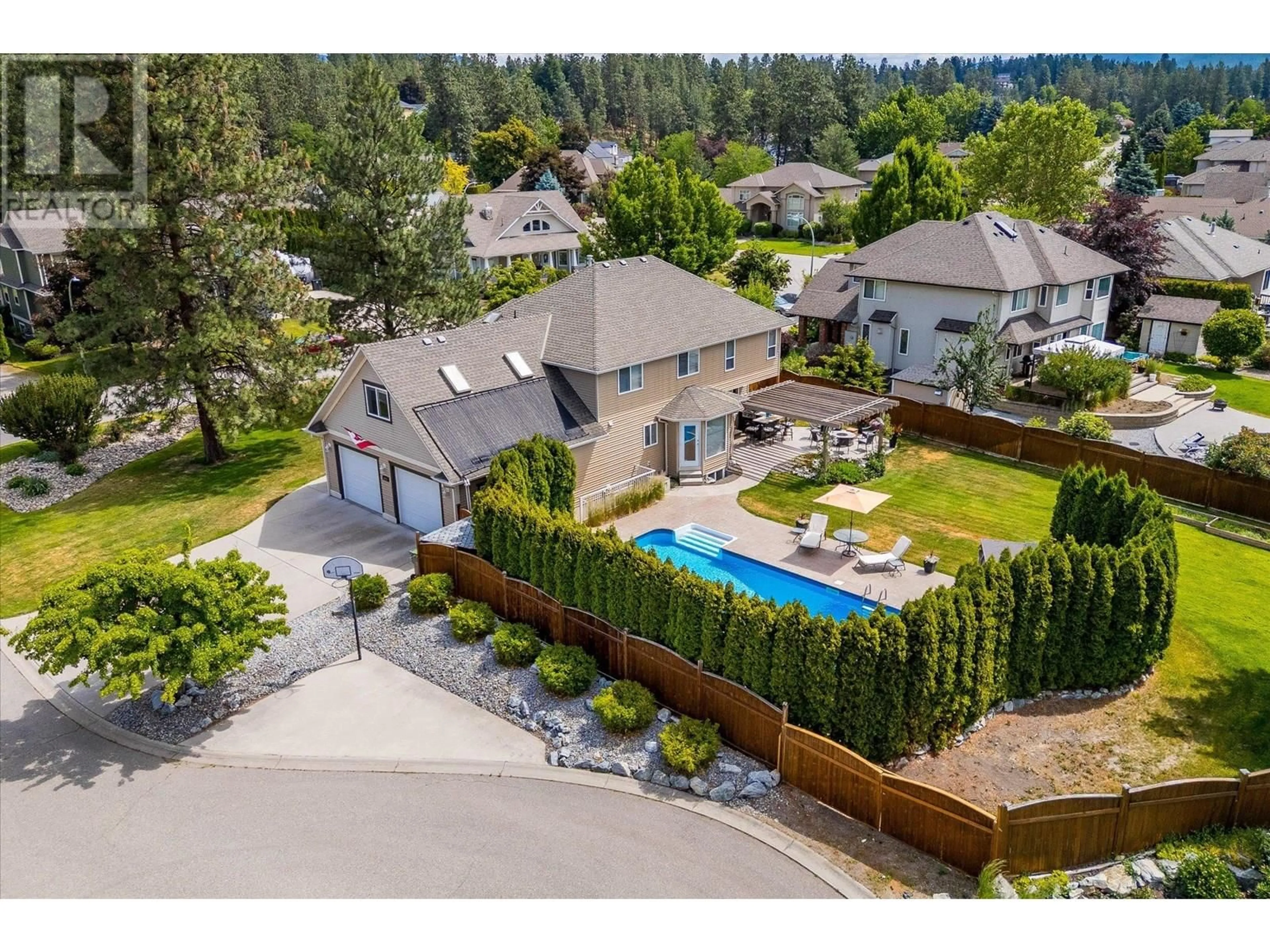 A pic from outside/outdoor area/front of a property/back of a property/a pic from drone, unknown for 3925 FLOWER COURT, Kelowna British Columbia V1W4W2