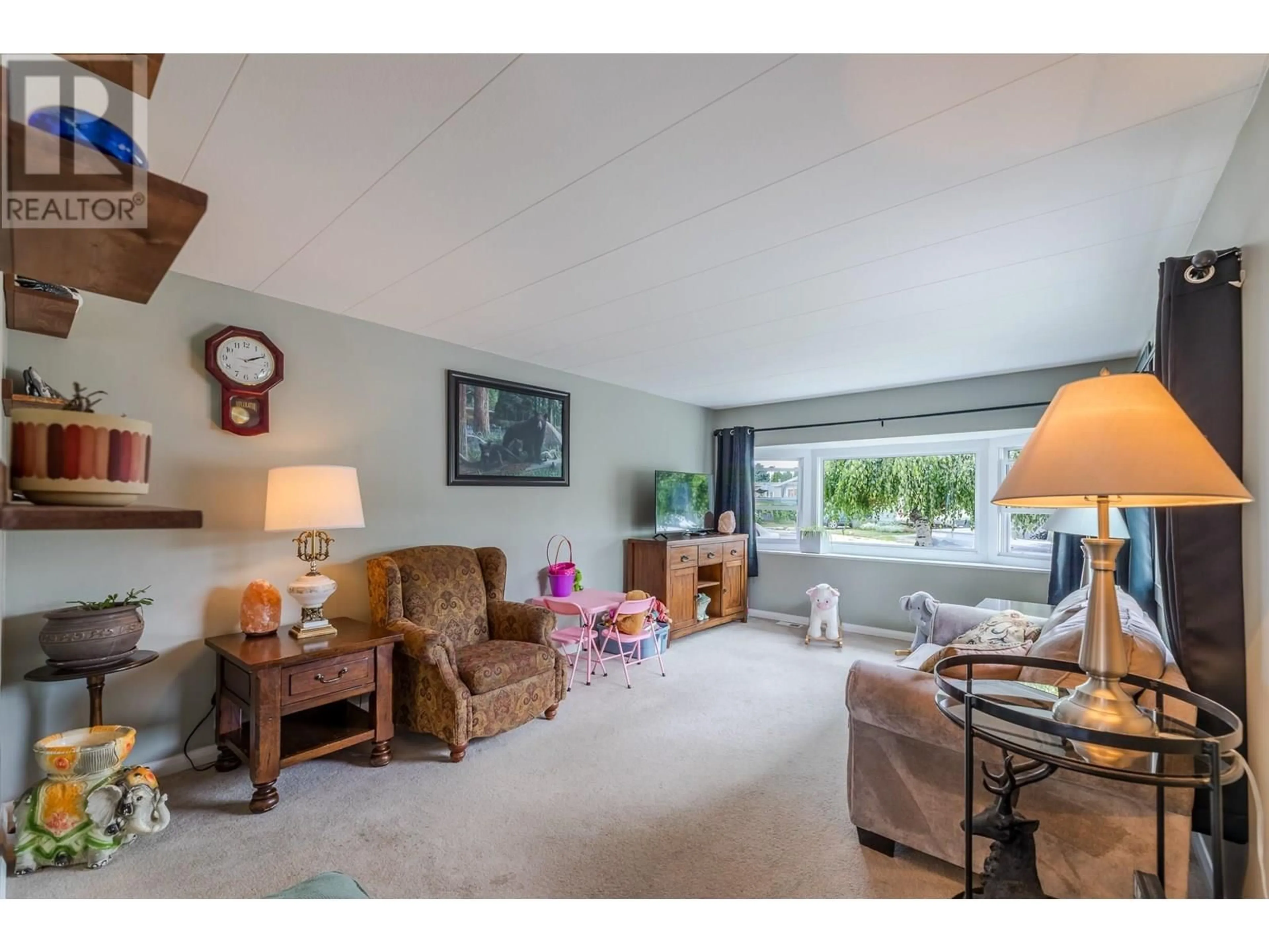 Living room with furniture, unknown for 70 - 3245 PARIS STREET, Penticton British Columbia V2A3T9