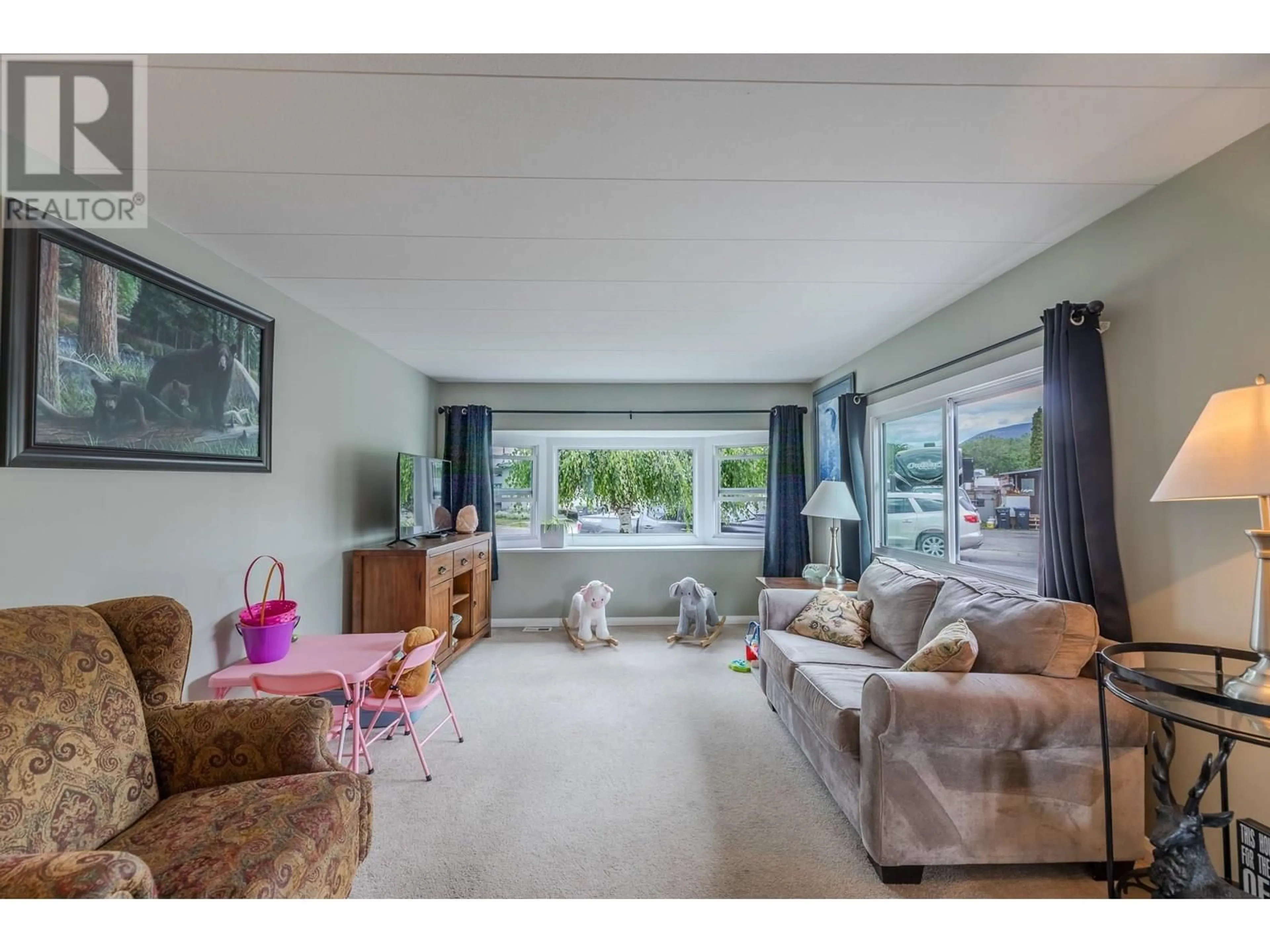 Living room with furniture, unknown for 70 - 3245 PARIS STREET, Penticton British Columbia V2A3T9