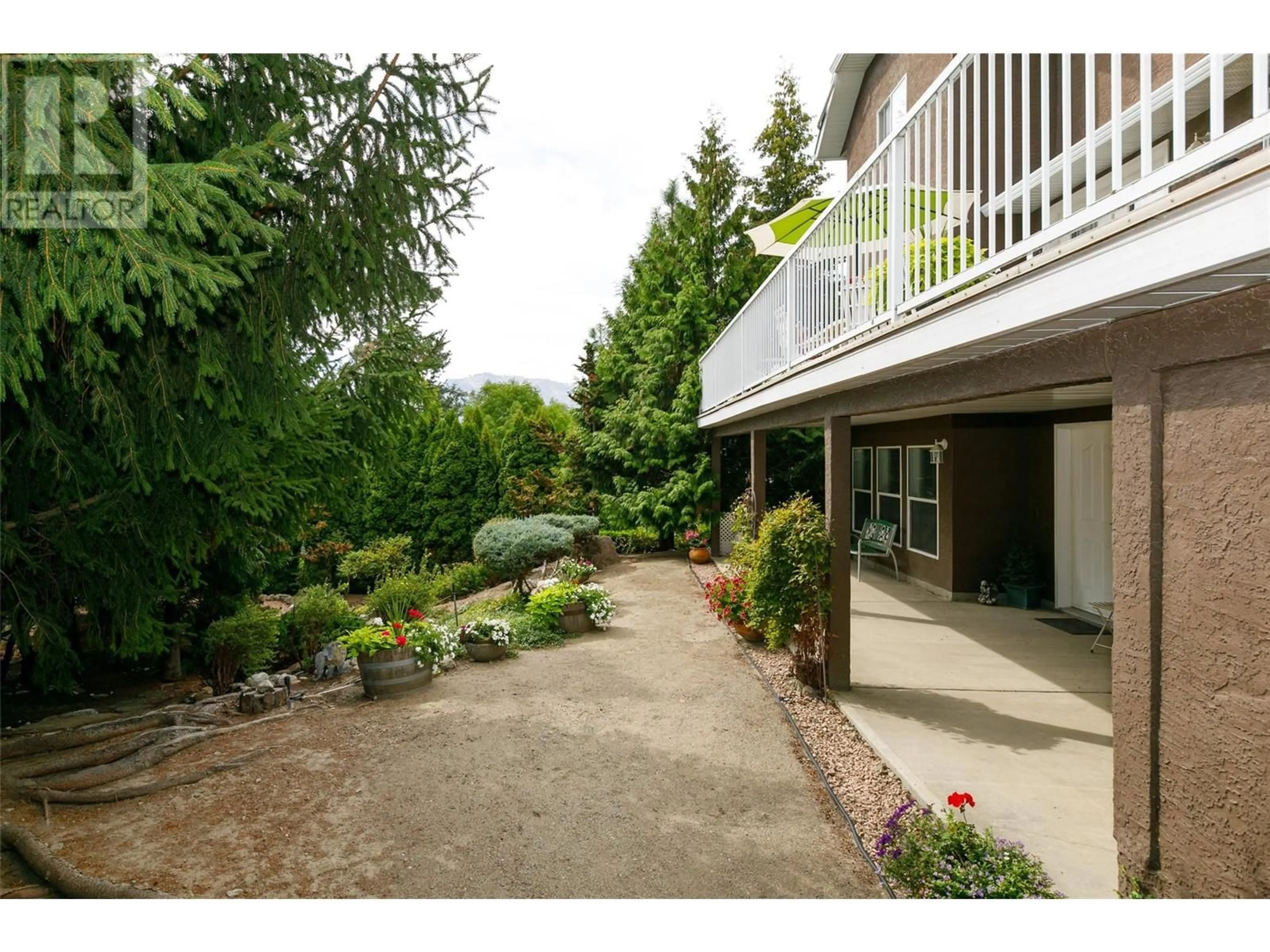 Patio, street for 1043 CALEDONIA WAY, West Kelowna British Columbia V1Z3N7