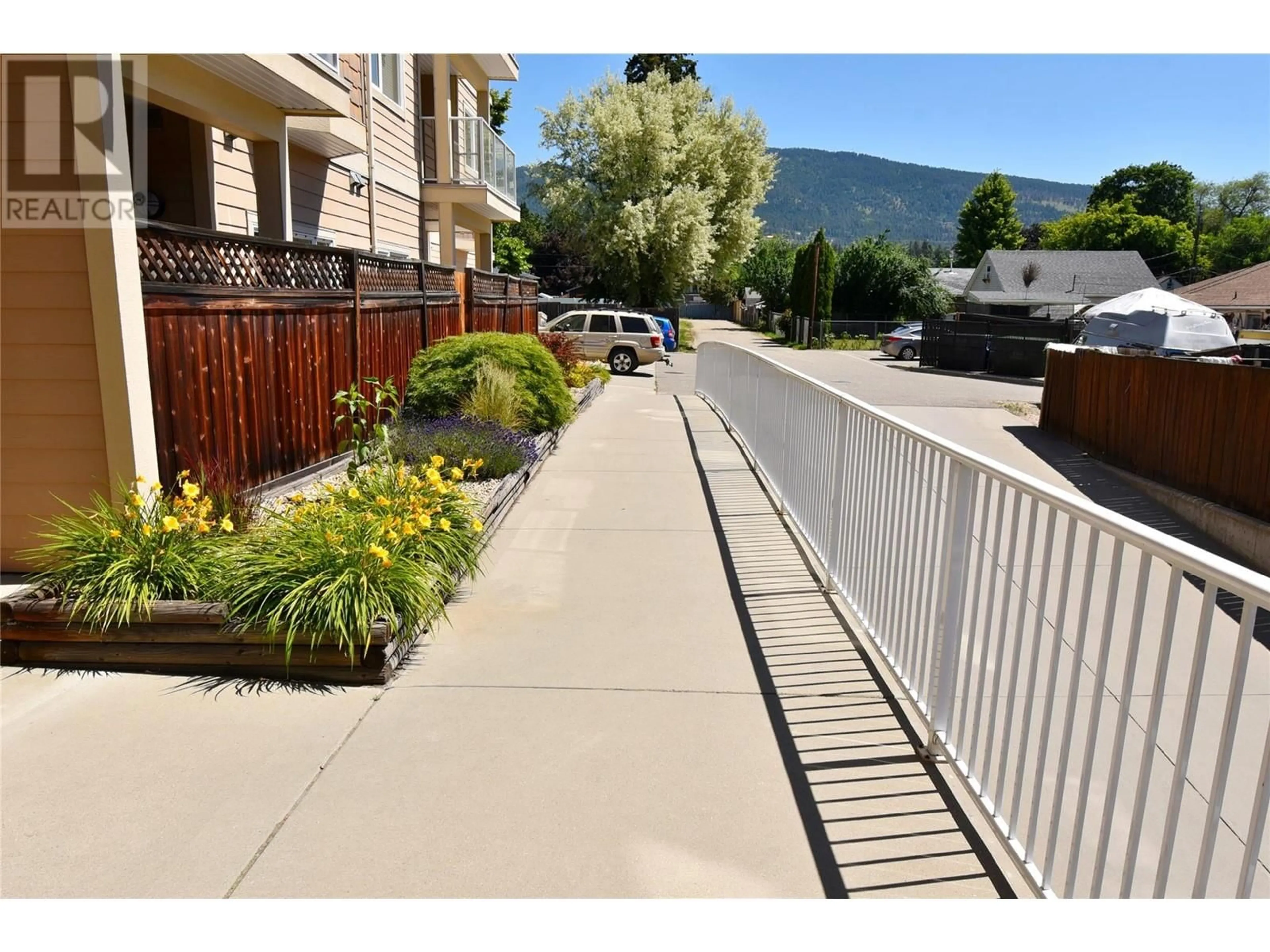 Patio, mountain view for 102 - 4205 27 STREET, Vernon British Columbia V1T4Y3