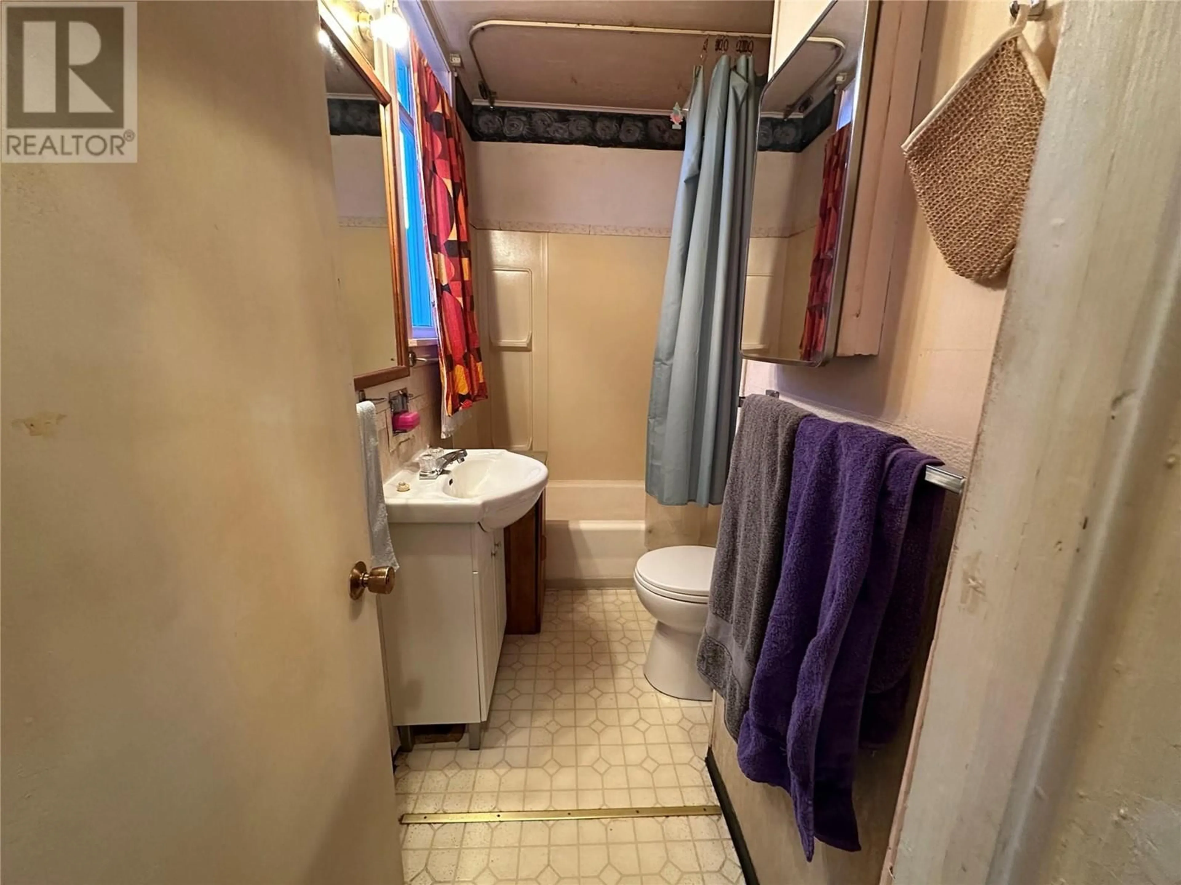 Standard bathroom, unknown for 5797 IRENE STREET, Hedley British Columbia V0X1K0