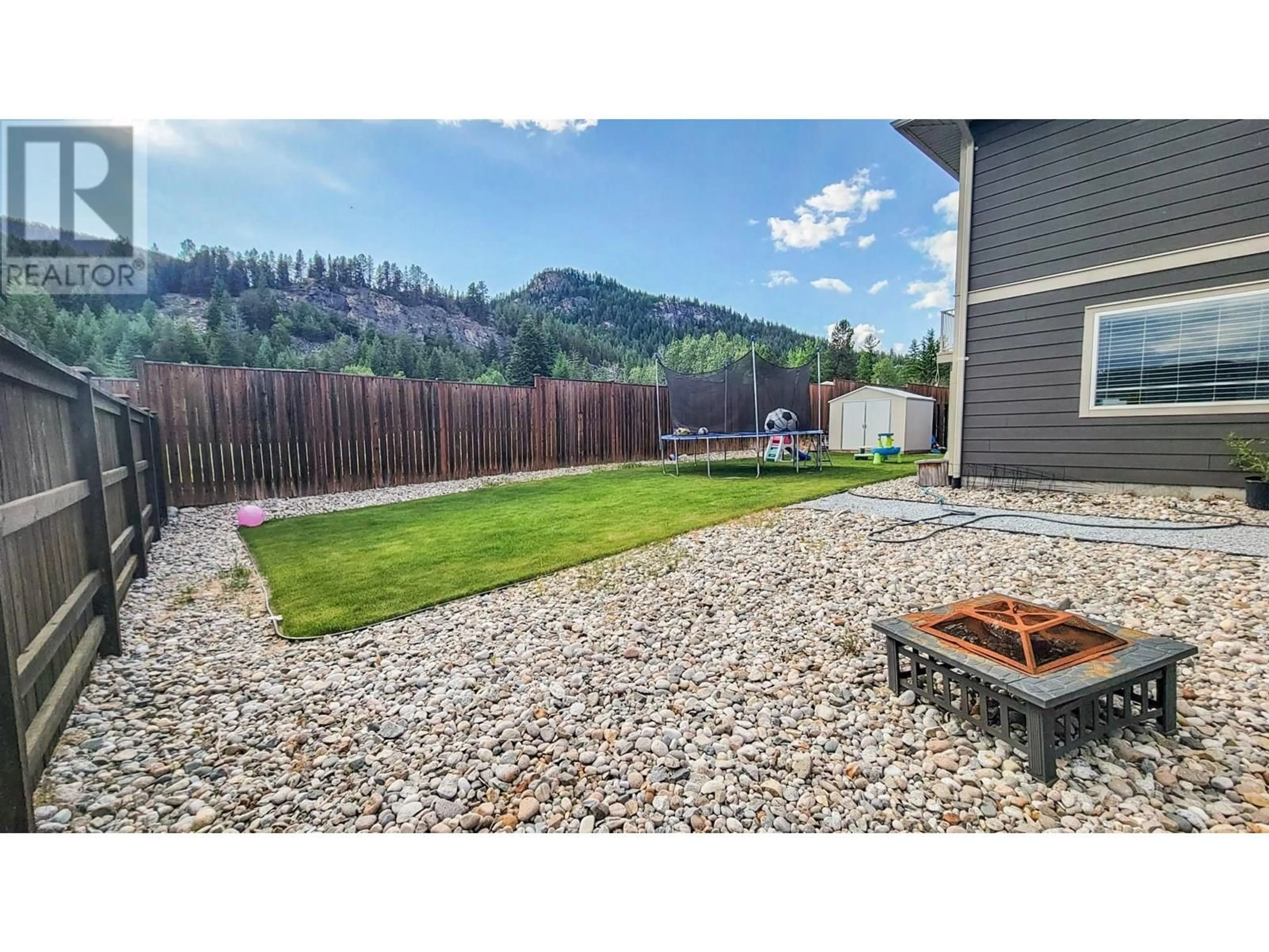 Patio, mountain view for 4208 16TH AVENUE, Castlegar British Columbia V1N4X7