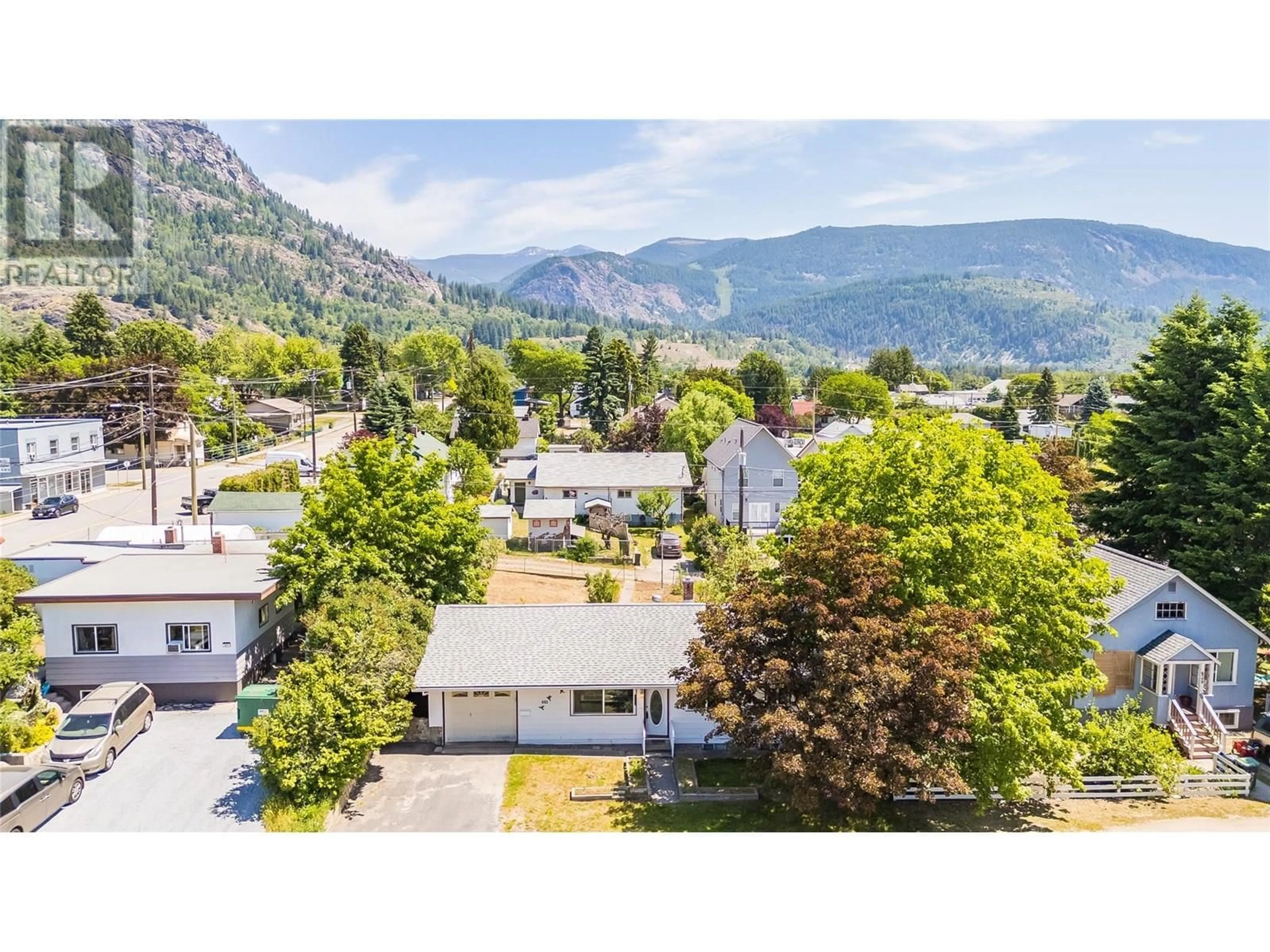 A pic from outside/outdoor area/front of a property/back of a property/a pic from drone, mountain view for 405 10TH AVENUE, Castlegar British Columbia V1N1K5
