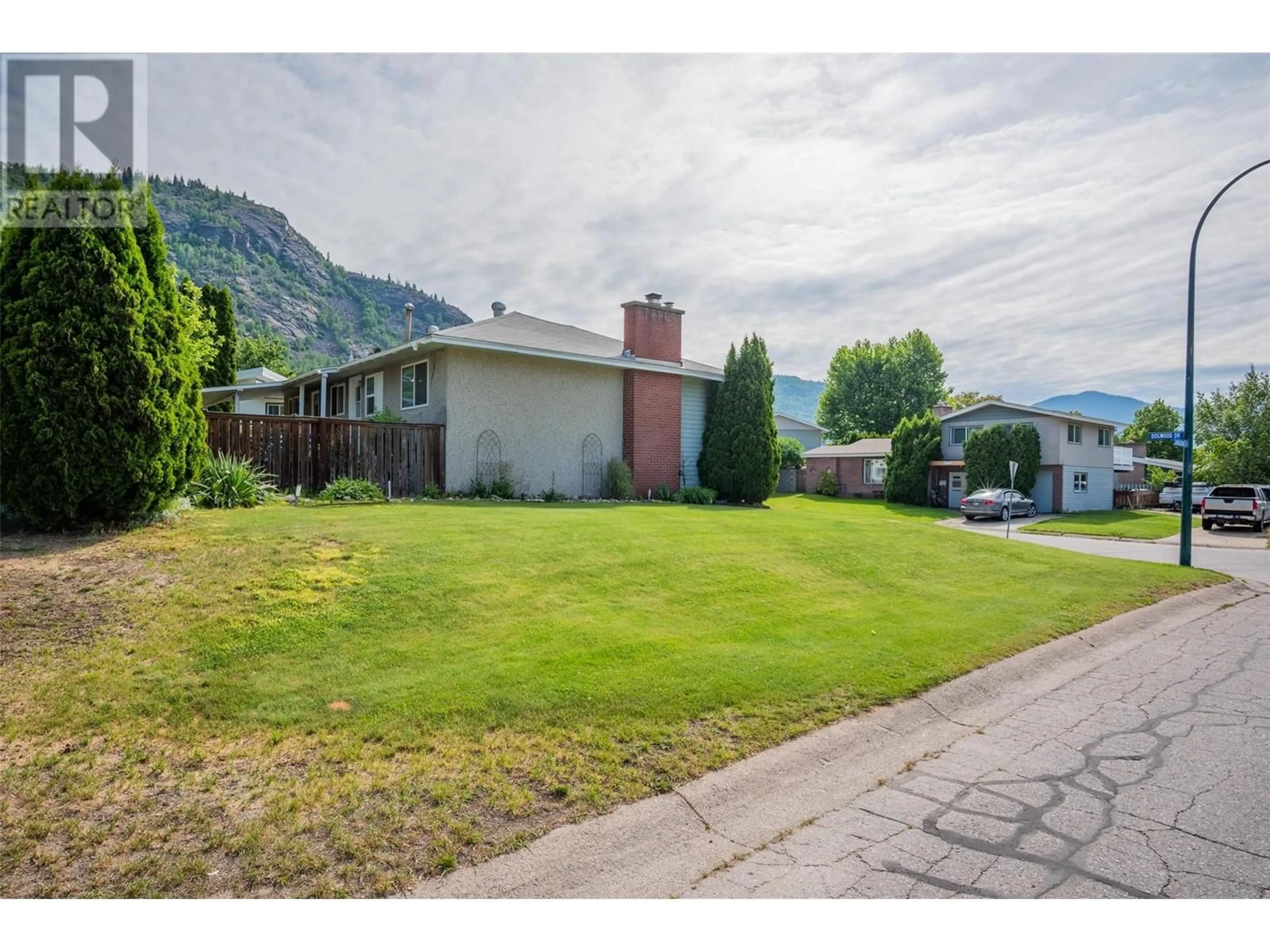A pic from outside/outdoor area/front of a property/back of a property/a pic from drone, mountain view for 3725 DOGWOOD DRIVE, Trail British Columbia V1R2V4