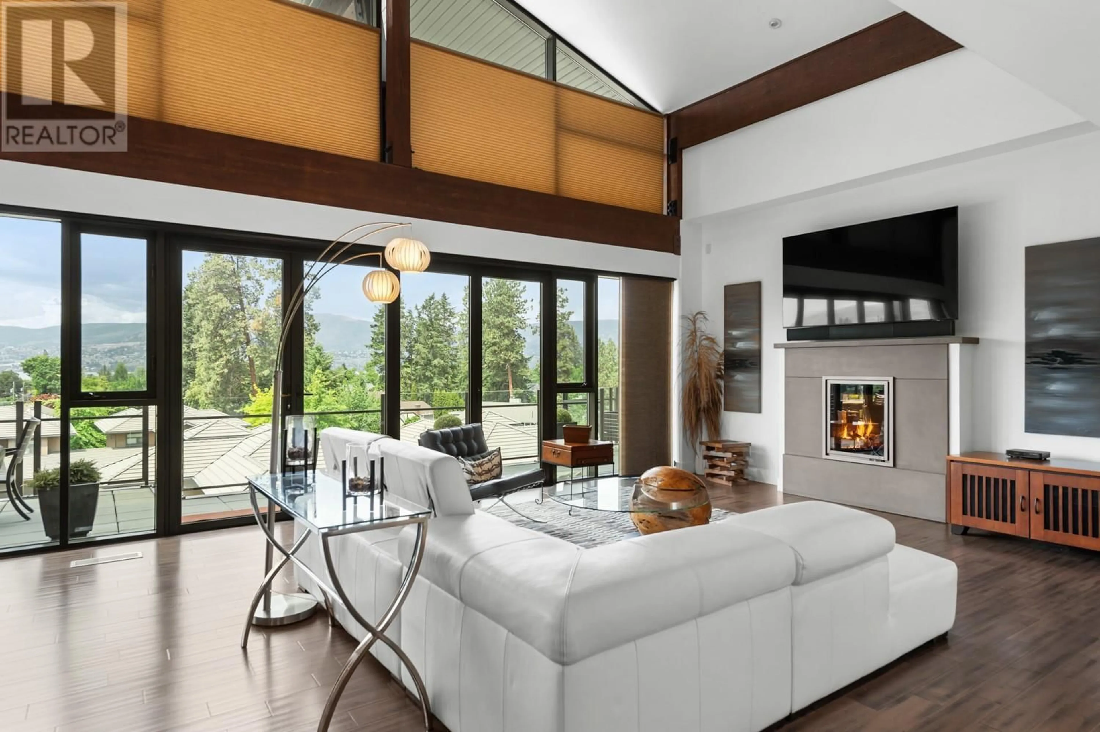 Living room with furniture, unknown for 401 - 580 SARSONS ROAD, Kelowna British Columbia V1W5H5