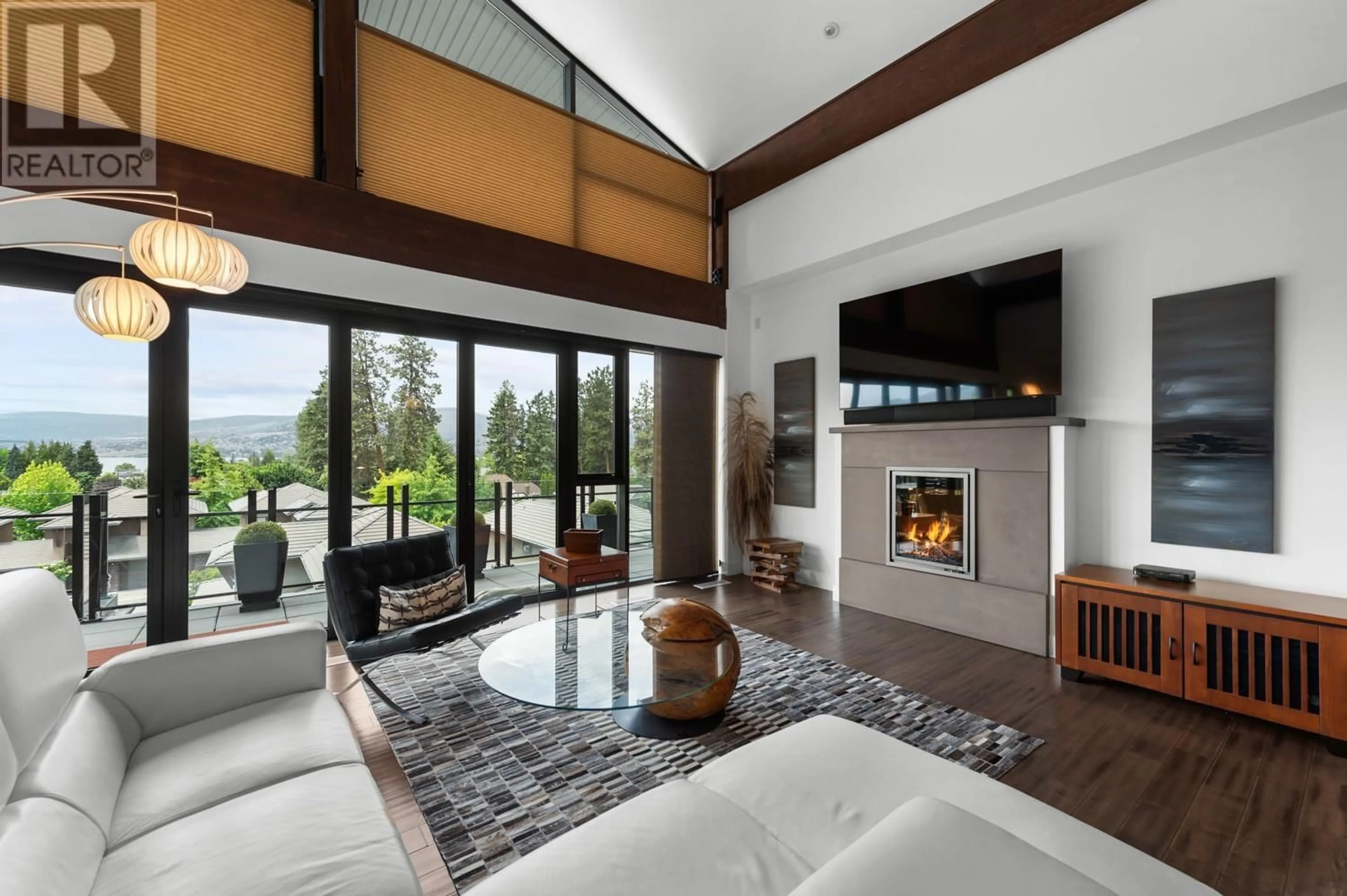 Living room with furniture, unknown for 401 - 580 SARSONS ROAD, Kelowna British Columbia V1W5H5
