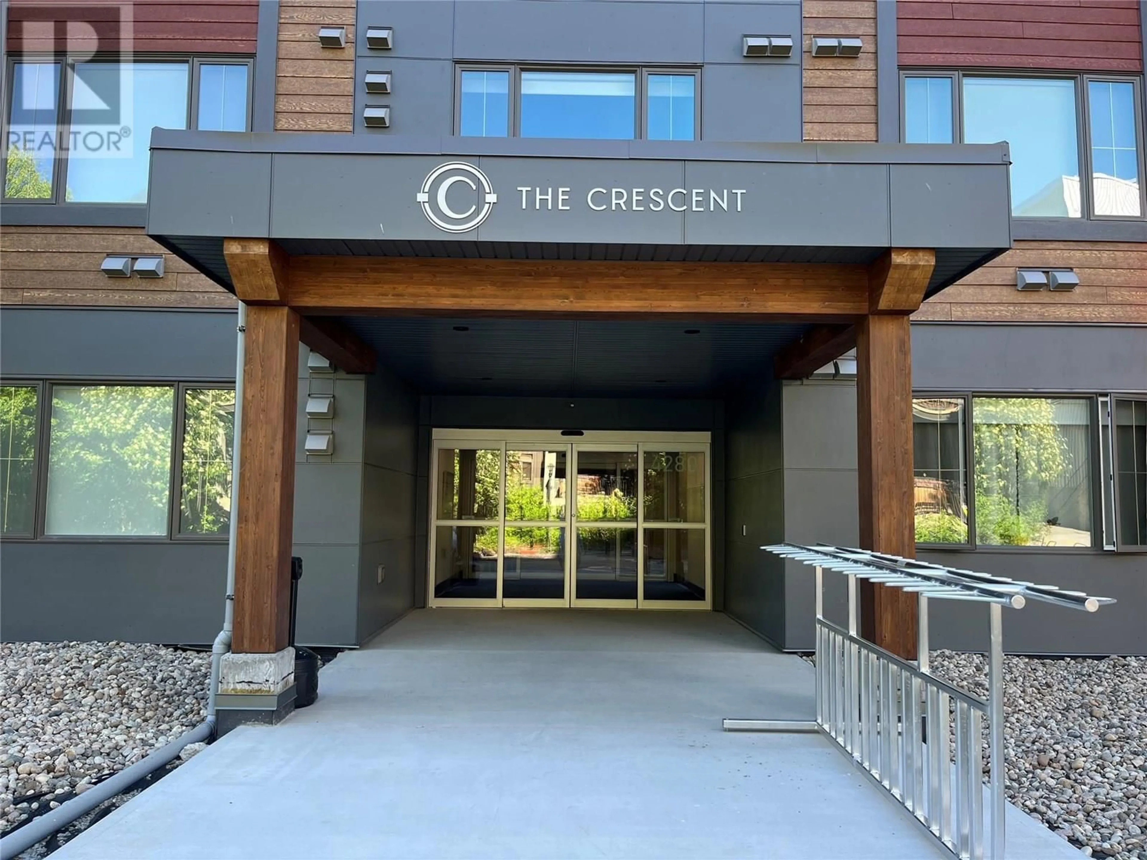 Indoor foyer for 208 - 4280 RED MOUNTAIN ROAD, Rossland British Columbia V0G1Y0