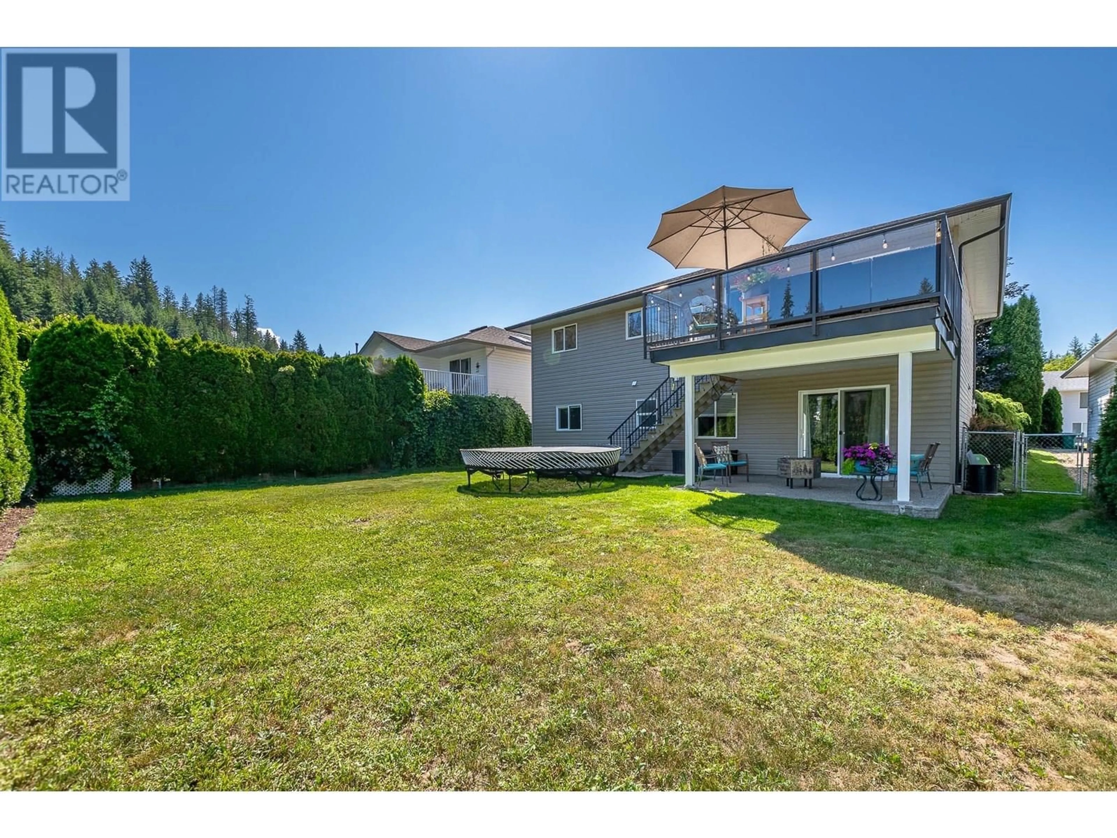 A pic from outside/outdoor area/front of a property/back of a property/a pic from drone, unknown for 3491 8 AVENUE SOUTHEAST, Salmon Arm British Columbia V1E1N3