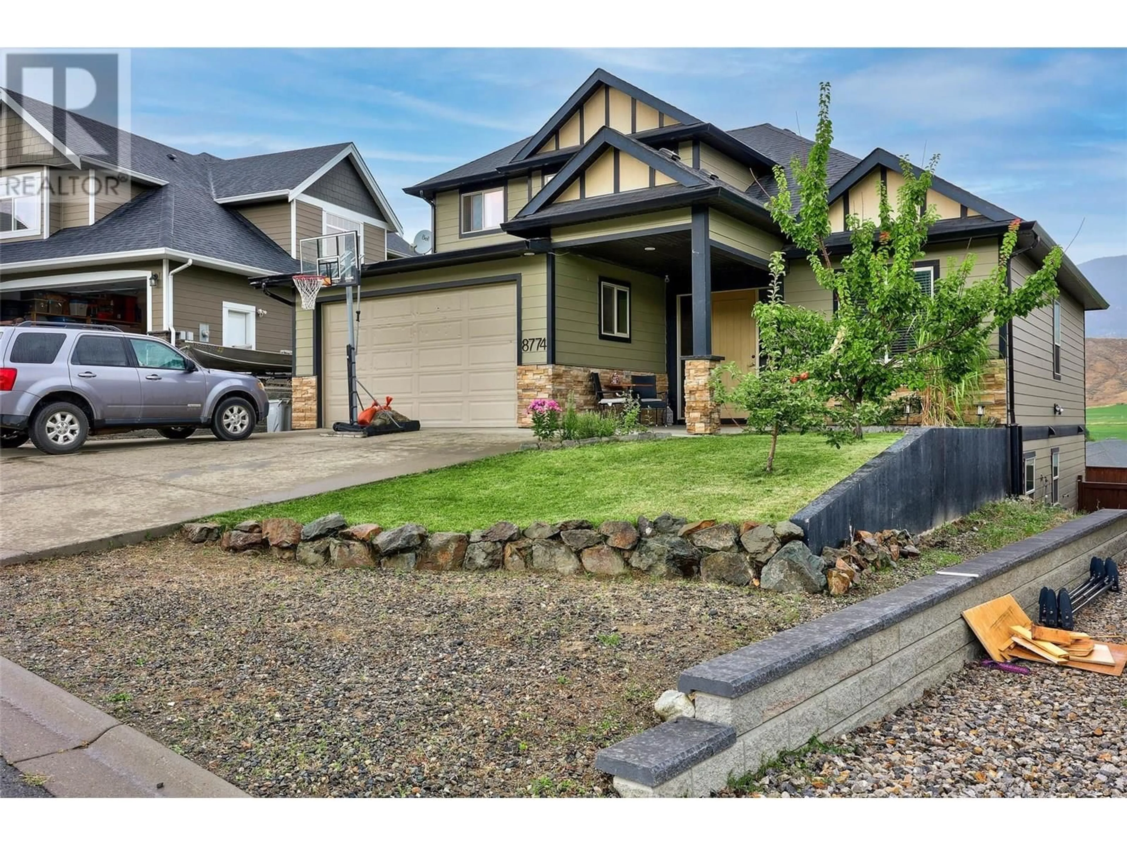Home with vinyl exterior material, street for 8774 BADGER DRIVE, Kamloops British Columbia V2C0B2