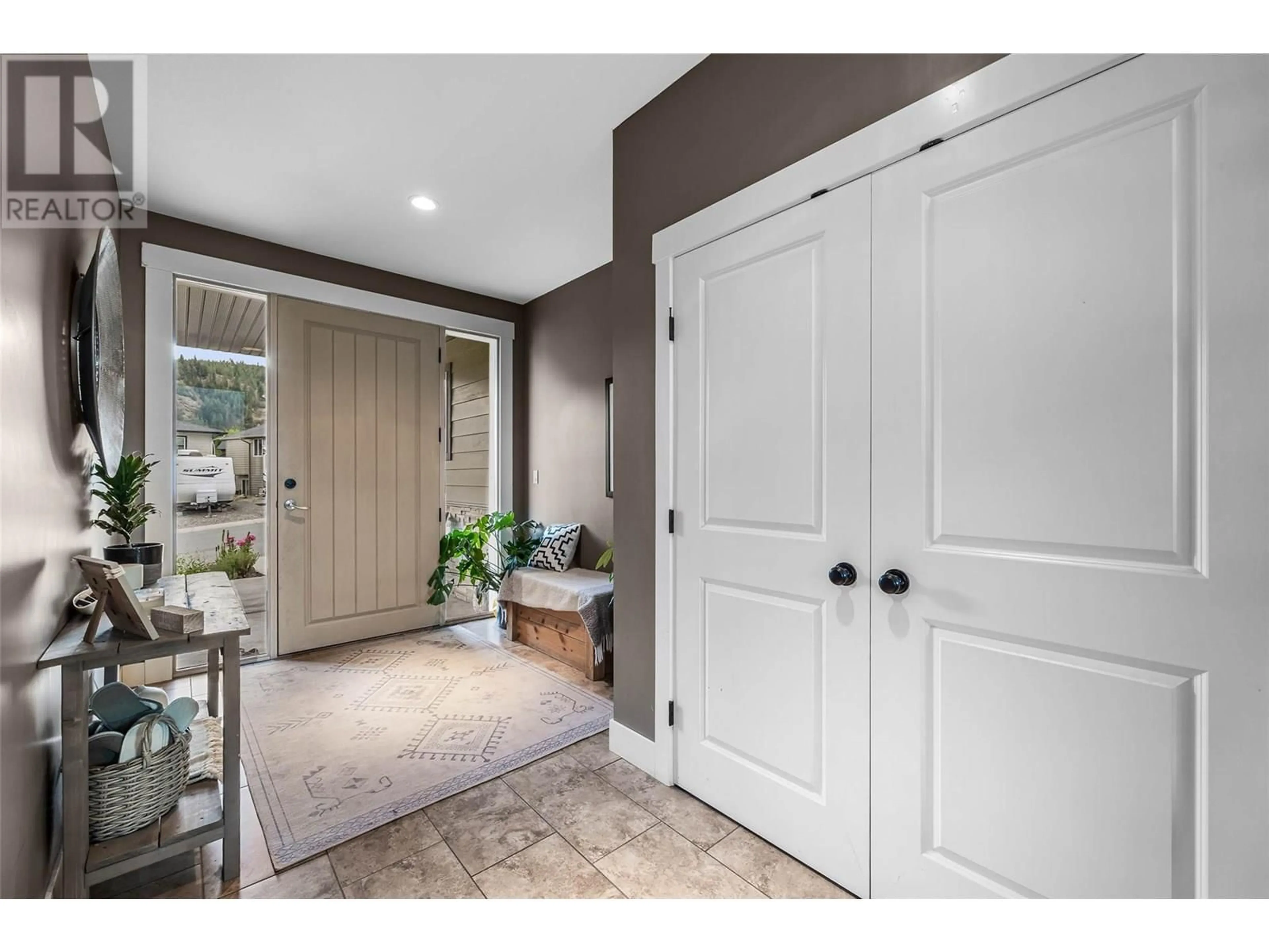 Indoor entryway for 8774 BADGER DRIVE, Kamloops British Columbia V2C0B2